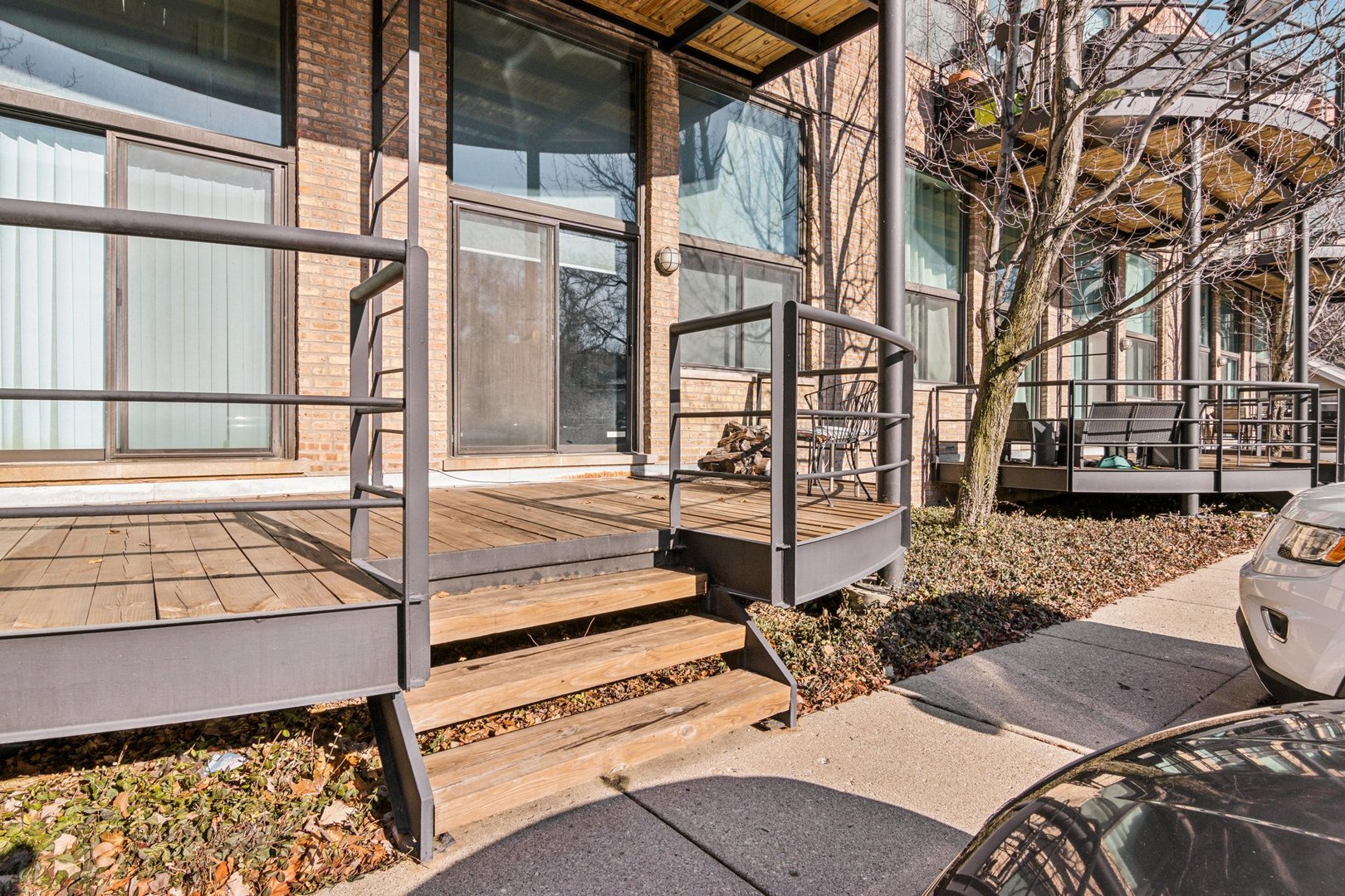 2343 N Greenview Avenue Unit: 111