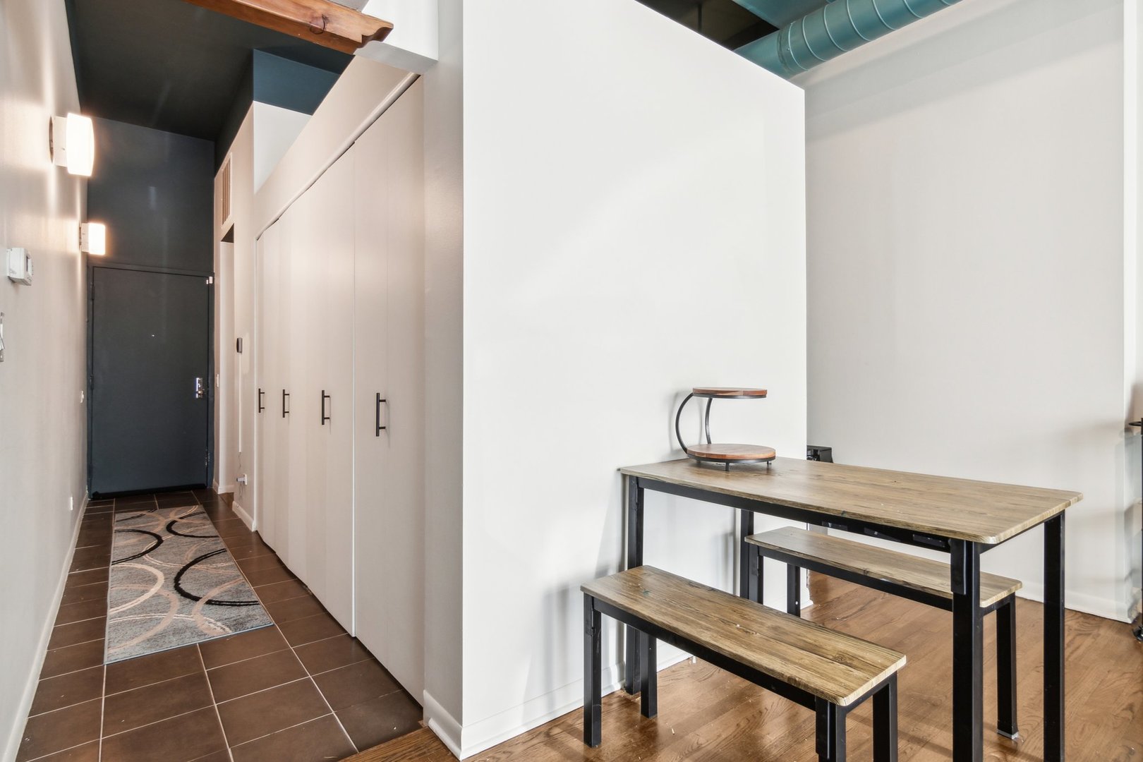 2343 N Greenview Avenue Unit: 111