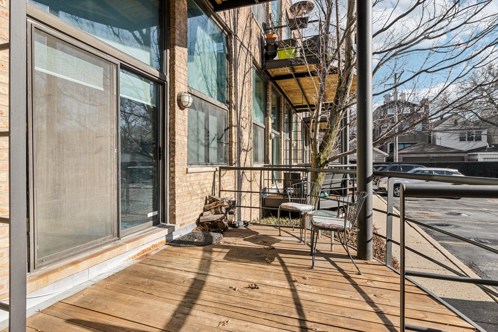 2343 N Greenview Avenue Unit: 111