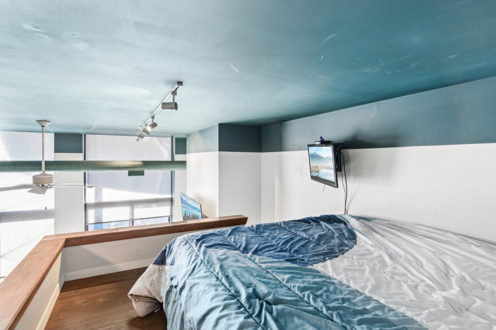 2343 N Greenview Avenue Unit: 111