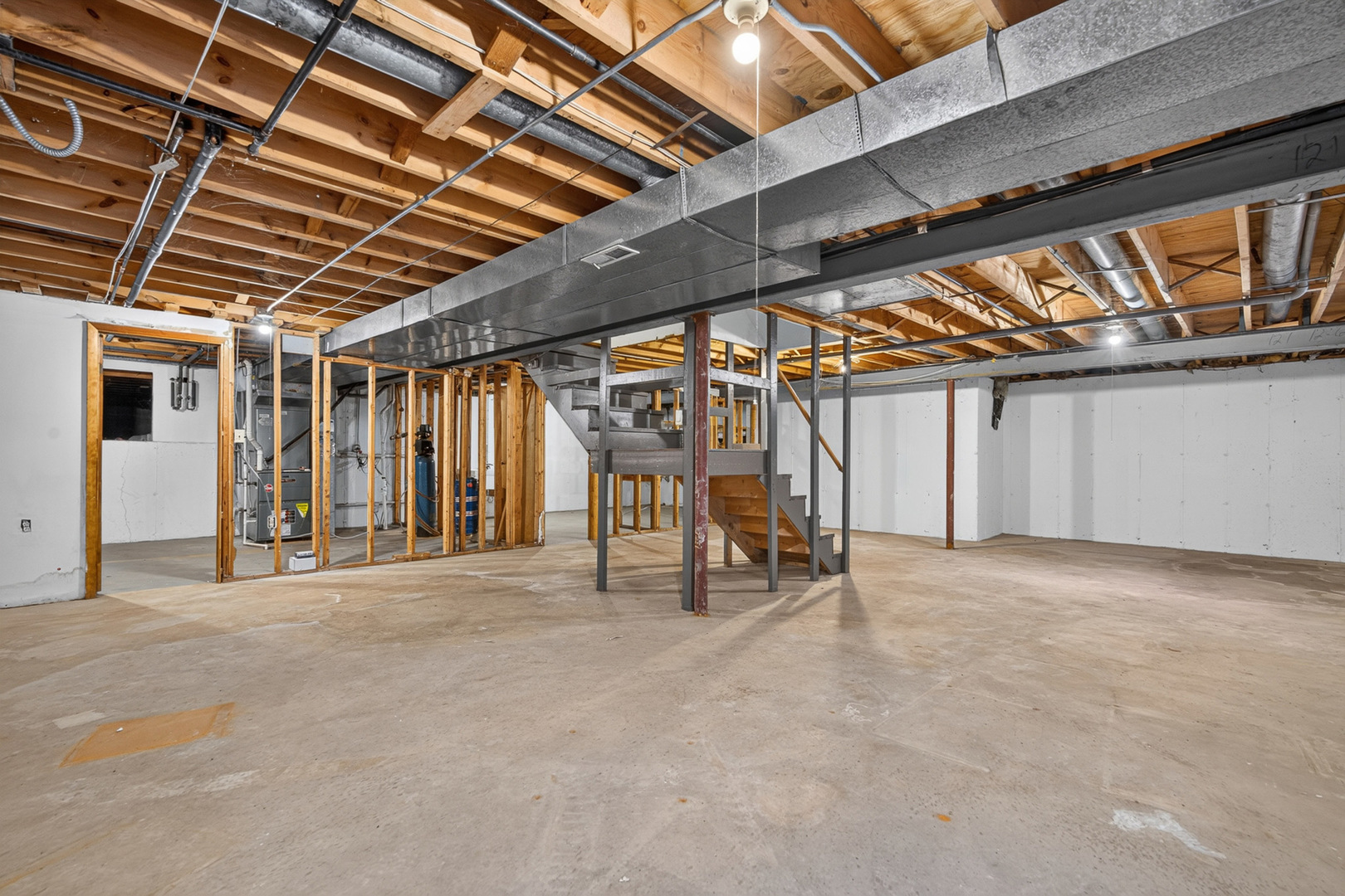 570 N Ellsworth Avenue
