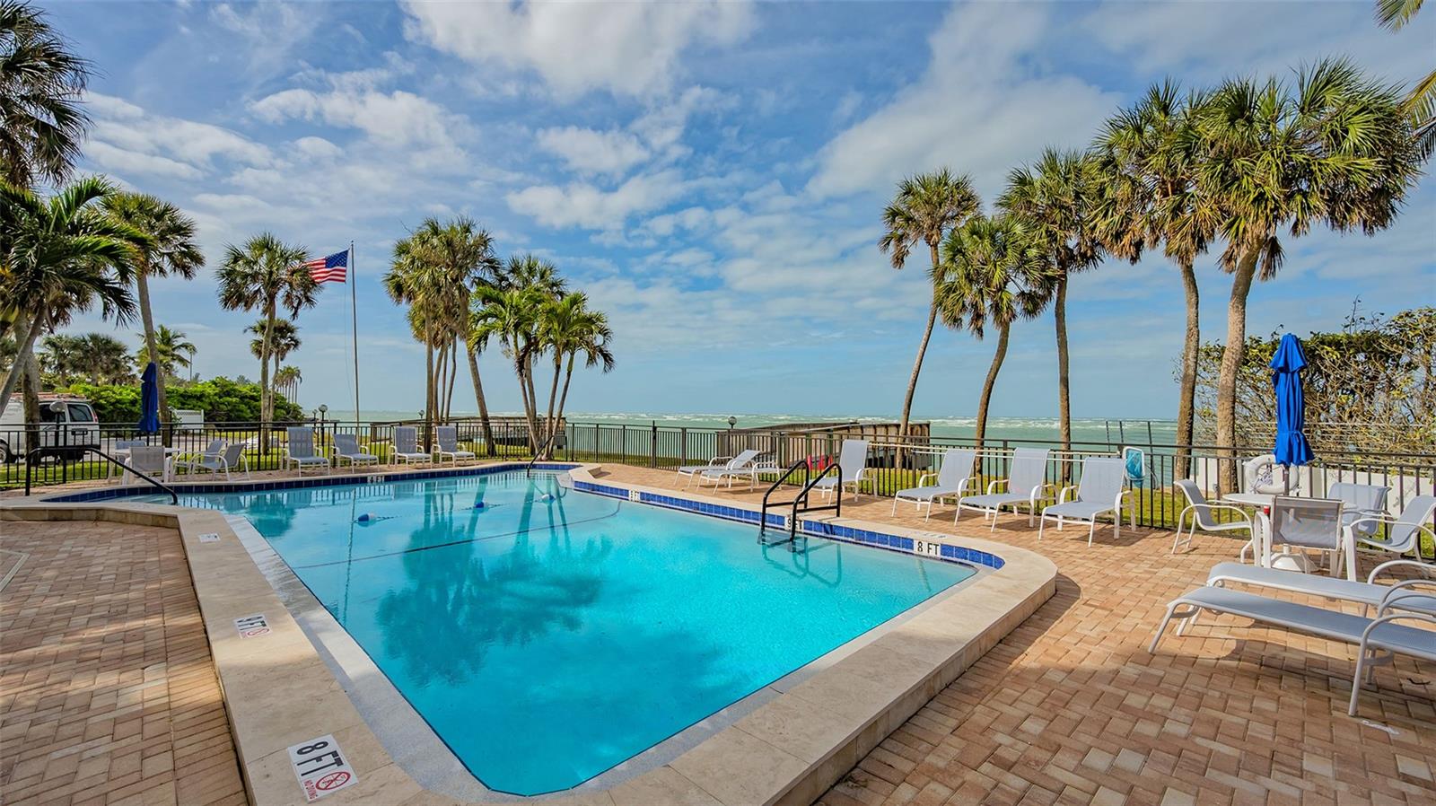 4822 OCEAN BLVD #10F