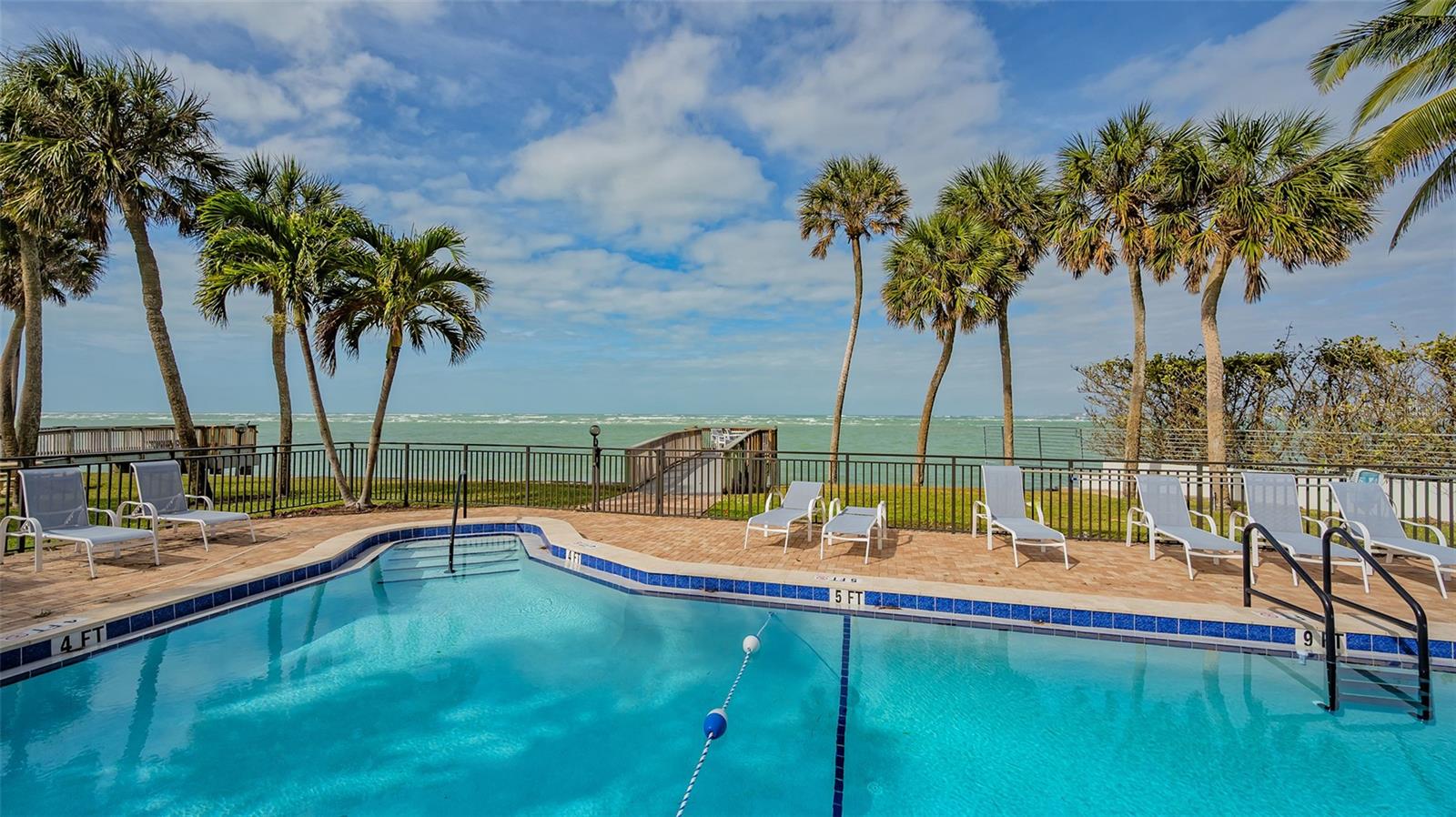 4822 OCEAN BLVD #10F