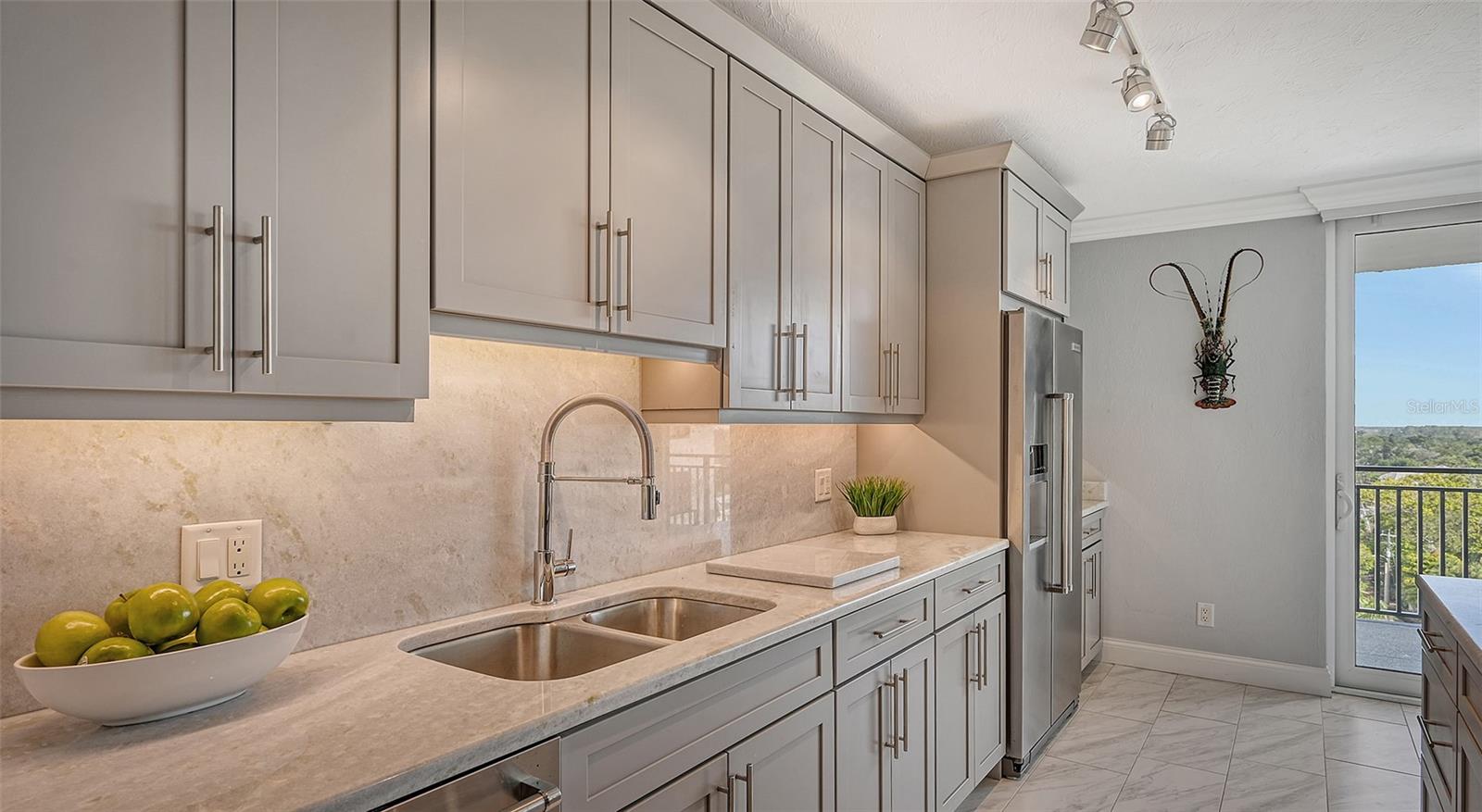 4822 OCEAN BLVD #10F