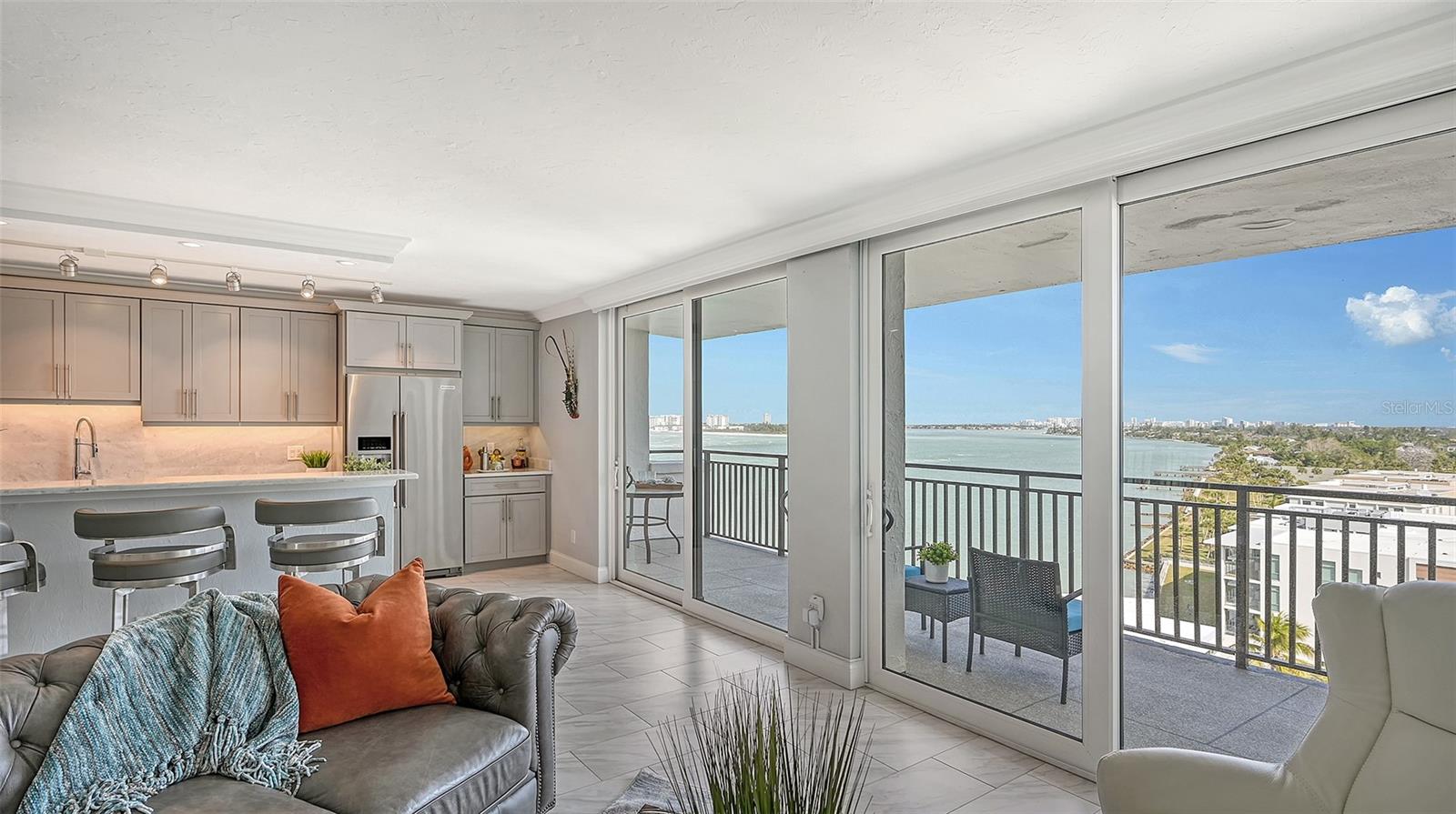 4822 OCEAN BLVD #10F