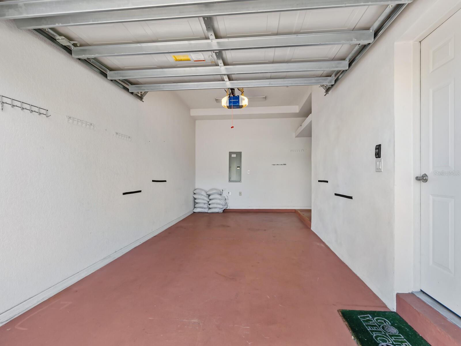 7335 FOUNTAIN PALM CIR #7335