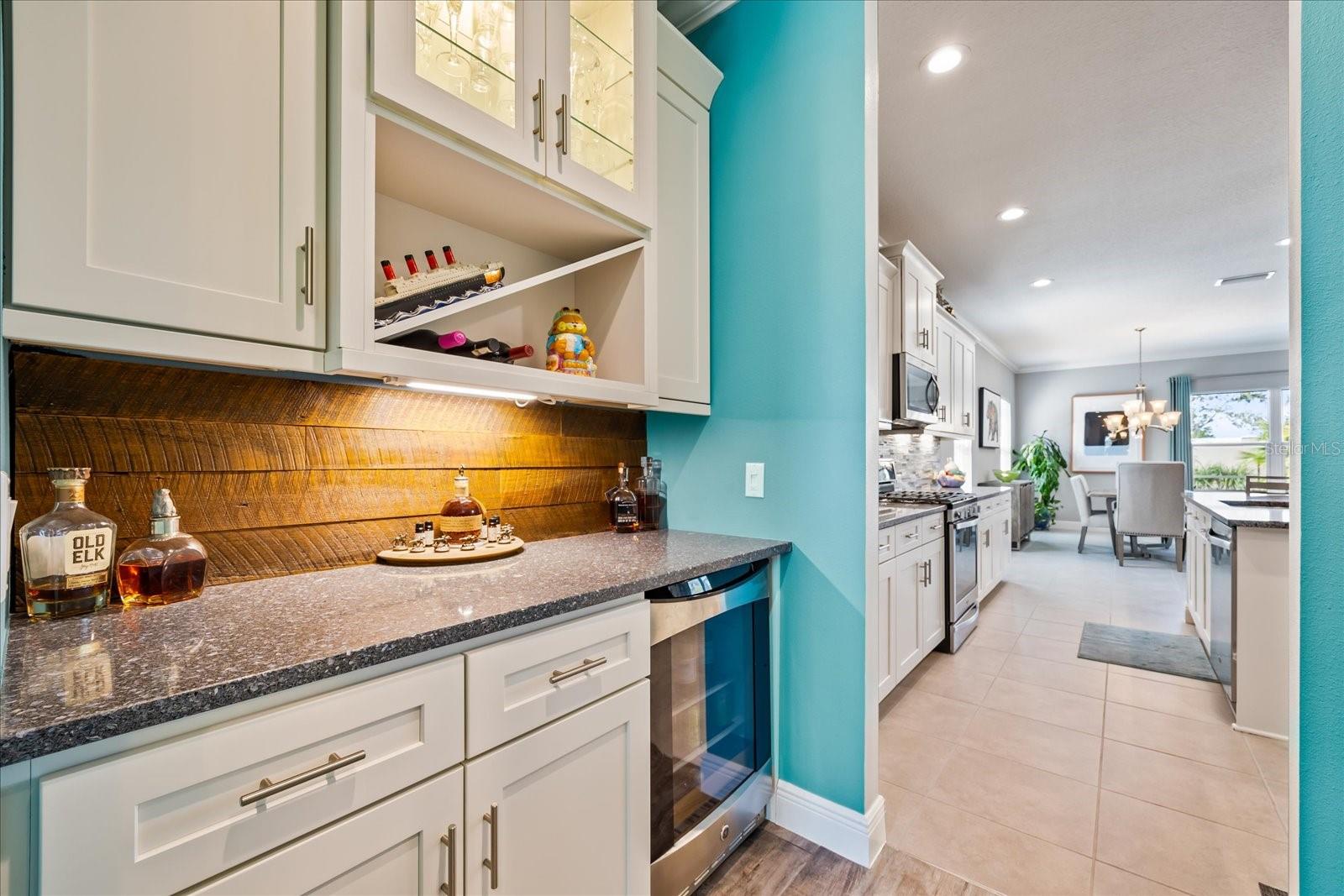 7012 WHITE WILLOW CT