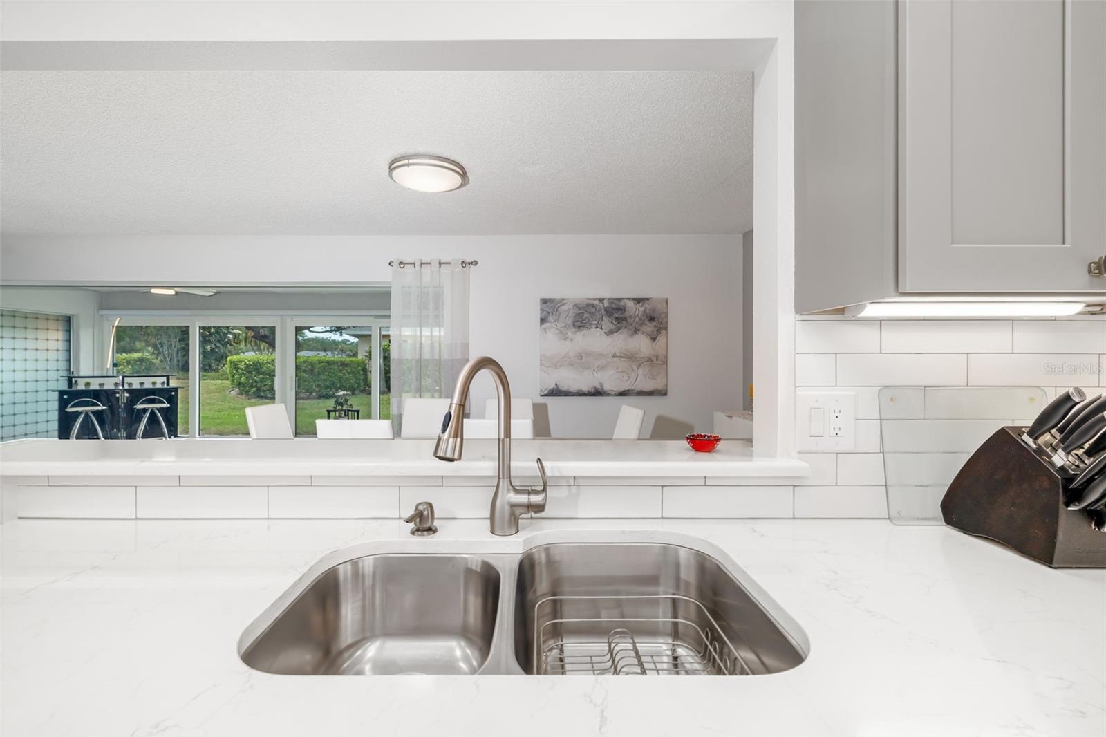 6940 W COUNTRY CLUB DR N #V-77