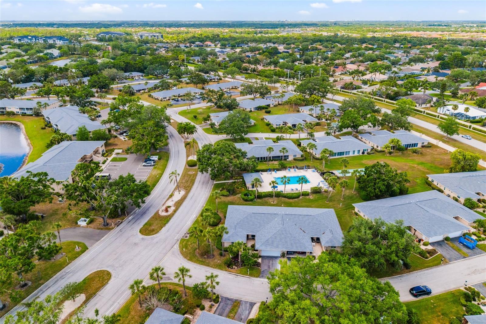 6940 W COUNTRY CLUB DR N #V-77