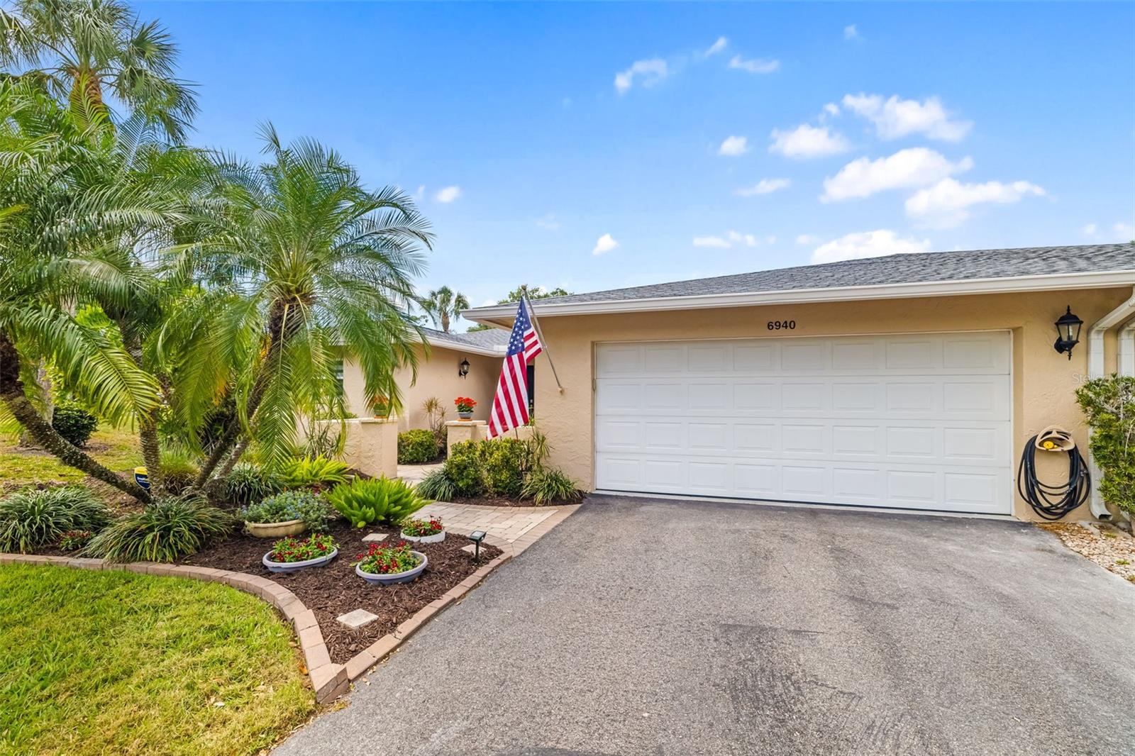 6940 W COUNTRY CLUB DR N #V-77