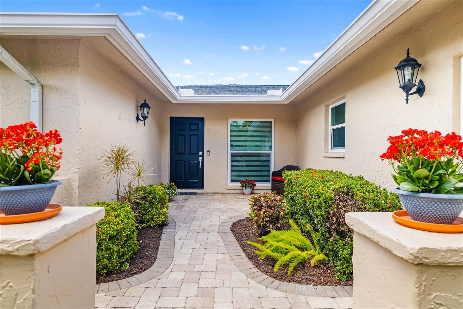 6940 W COUNTRY CLUB DR N #V-77