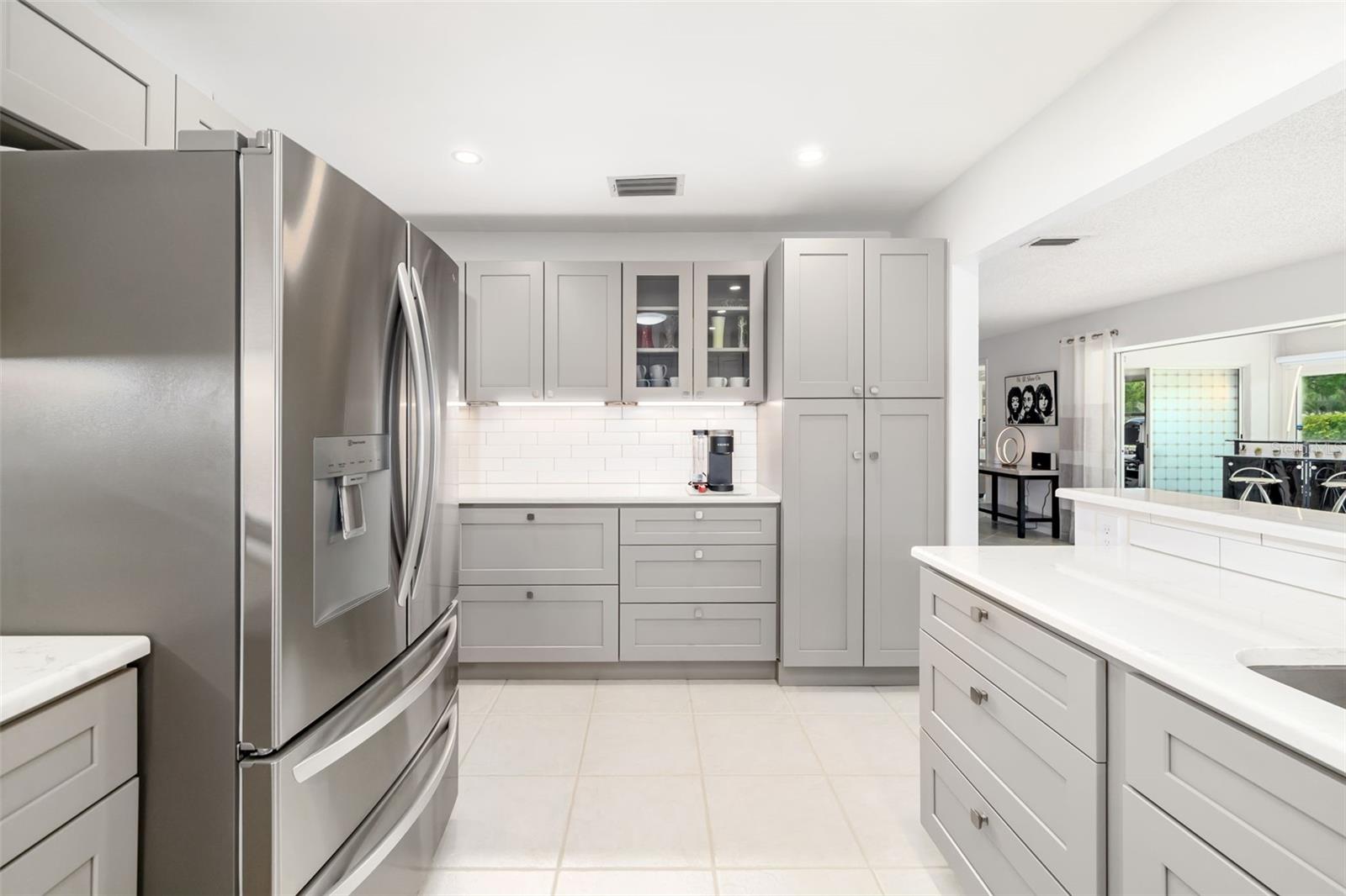 6940 W COUNTRY CLUB DR N #V-77