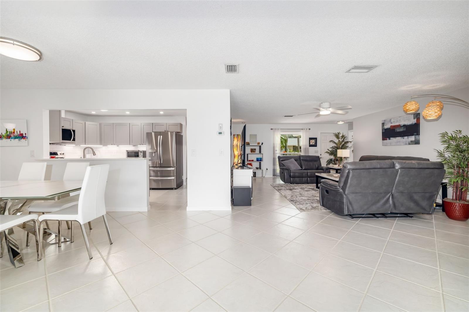 6940 W COUNTRY CLUB DR N #V-77