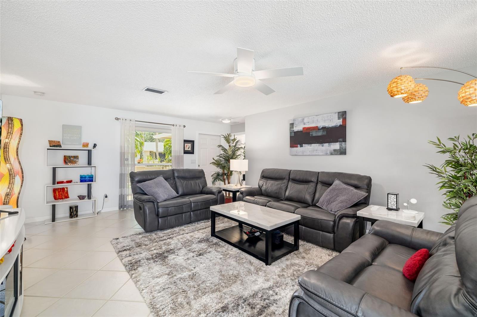 6940 W COUNTRY CLUB DR N #V-77