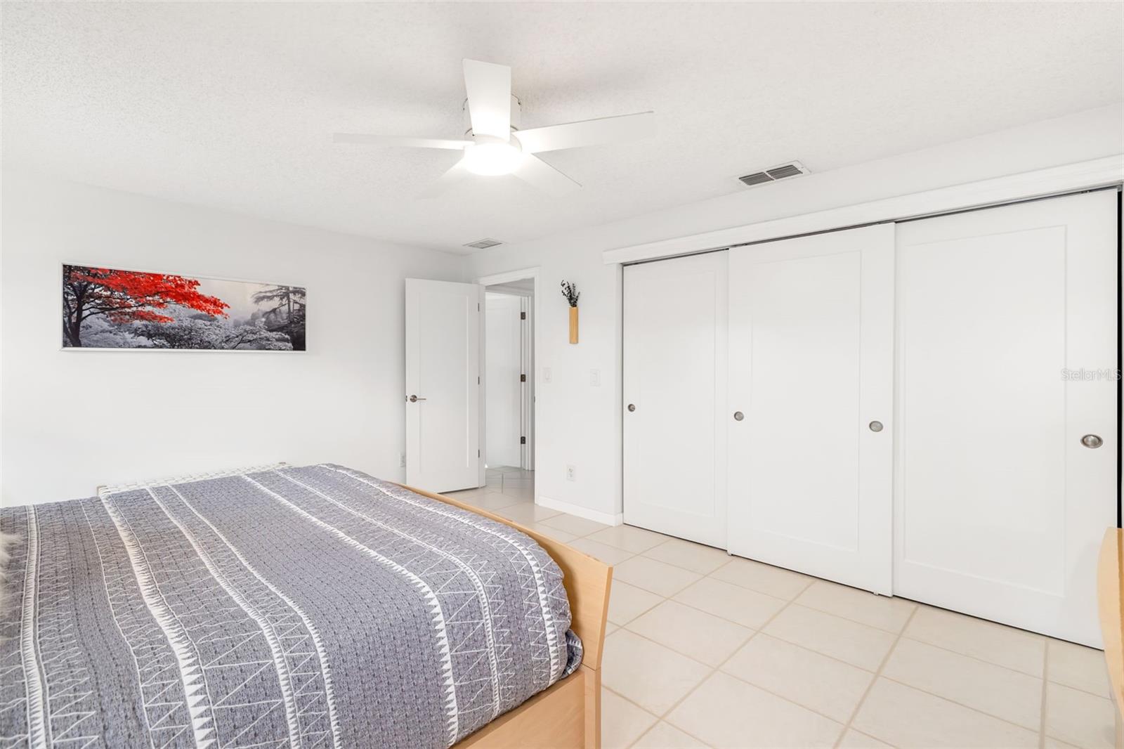 6940 W COUNTRY CLUB DR N #V-77