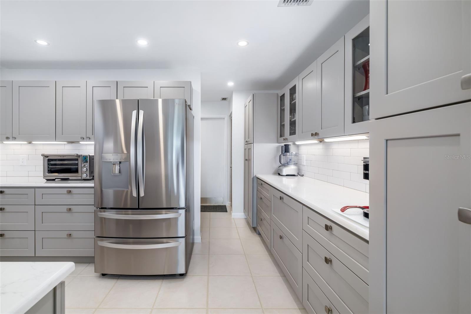 6940 W COUNTRY CLUB DR N #V-77