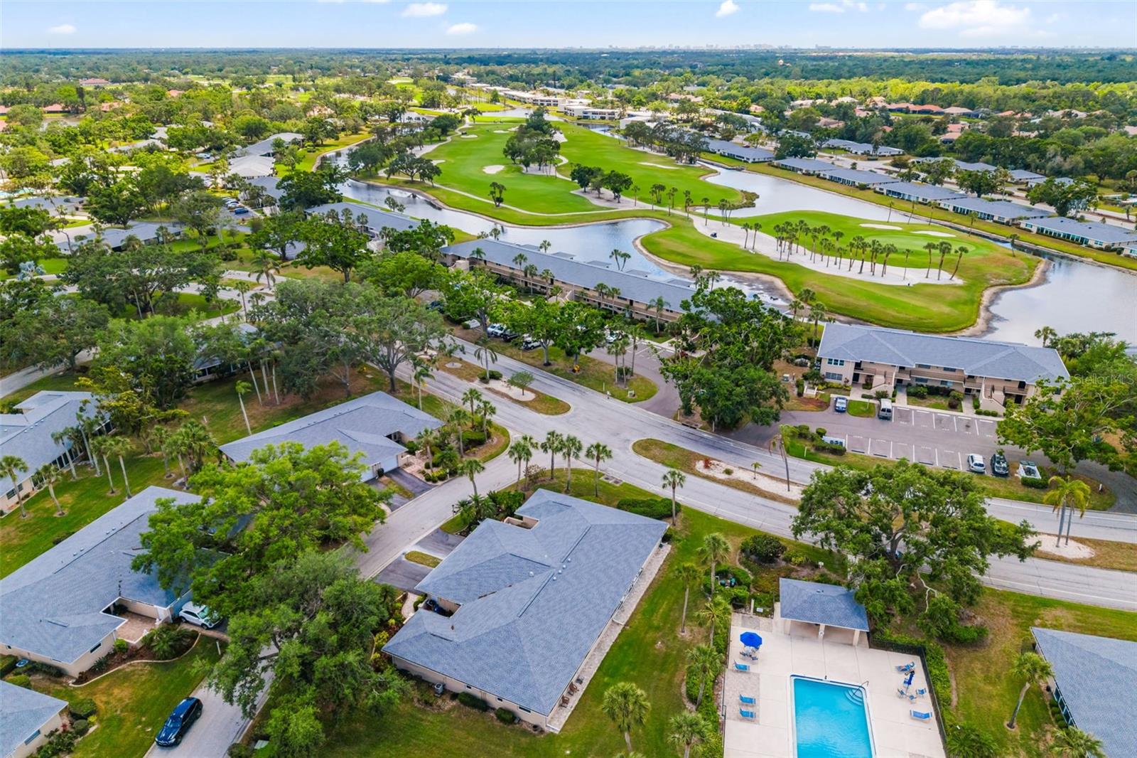 6940 W COUNTRY CLUB DR N #V-77