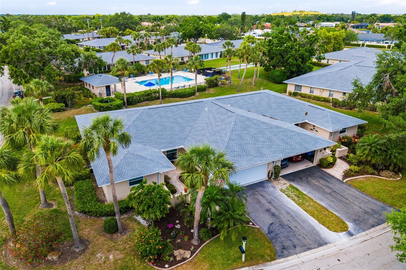 6940 W COUNTRY CLUB DR N #V-77