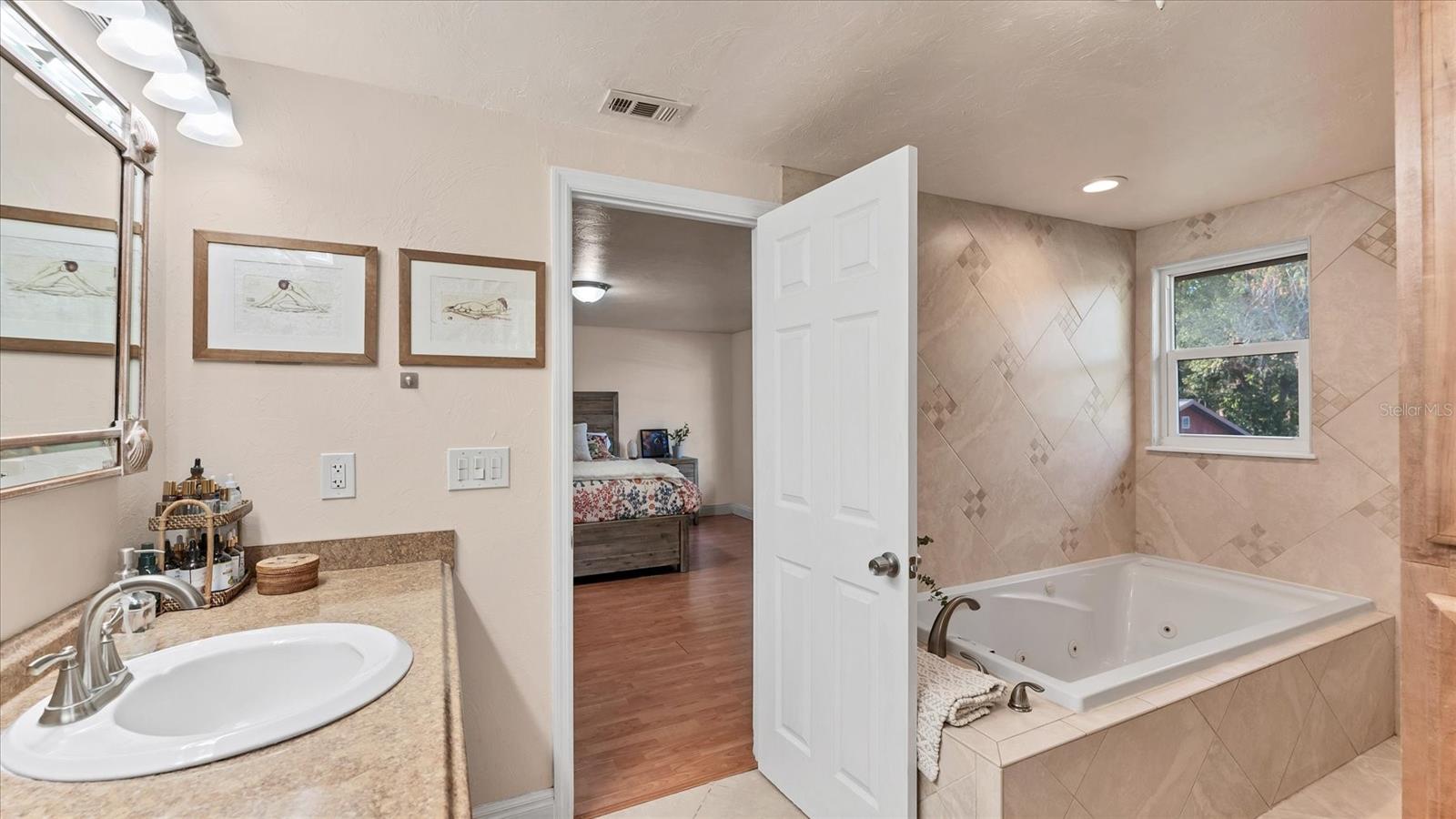 5237 TURTLE CREEK LN