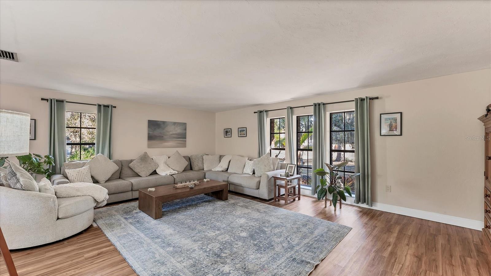 5237 TURTLE CREEK LN