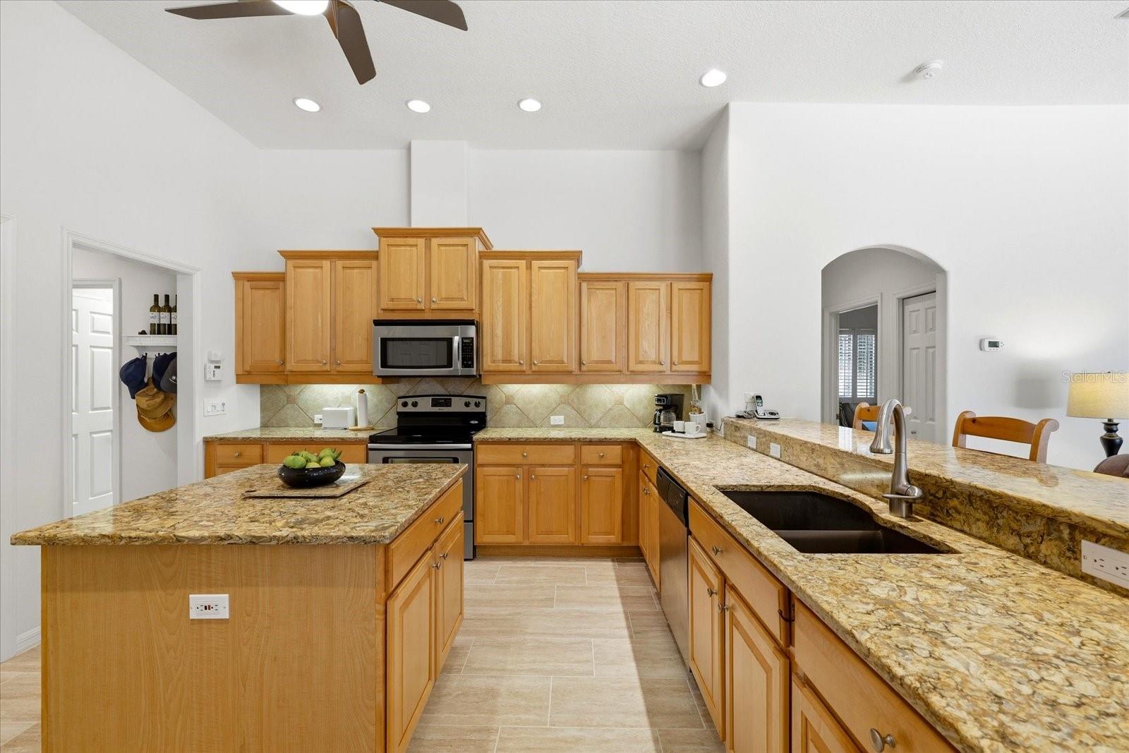 10010 CHERRY HILLS AVENUE CIR