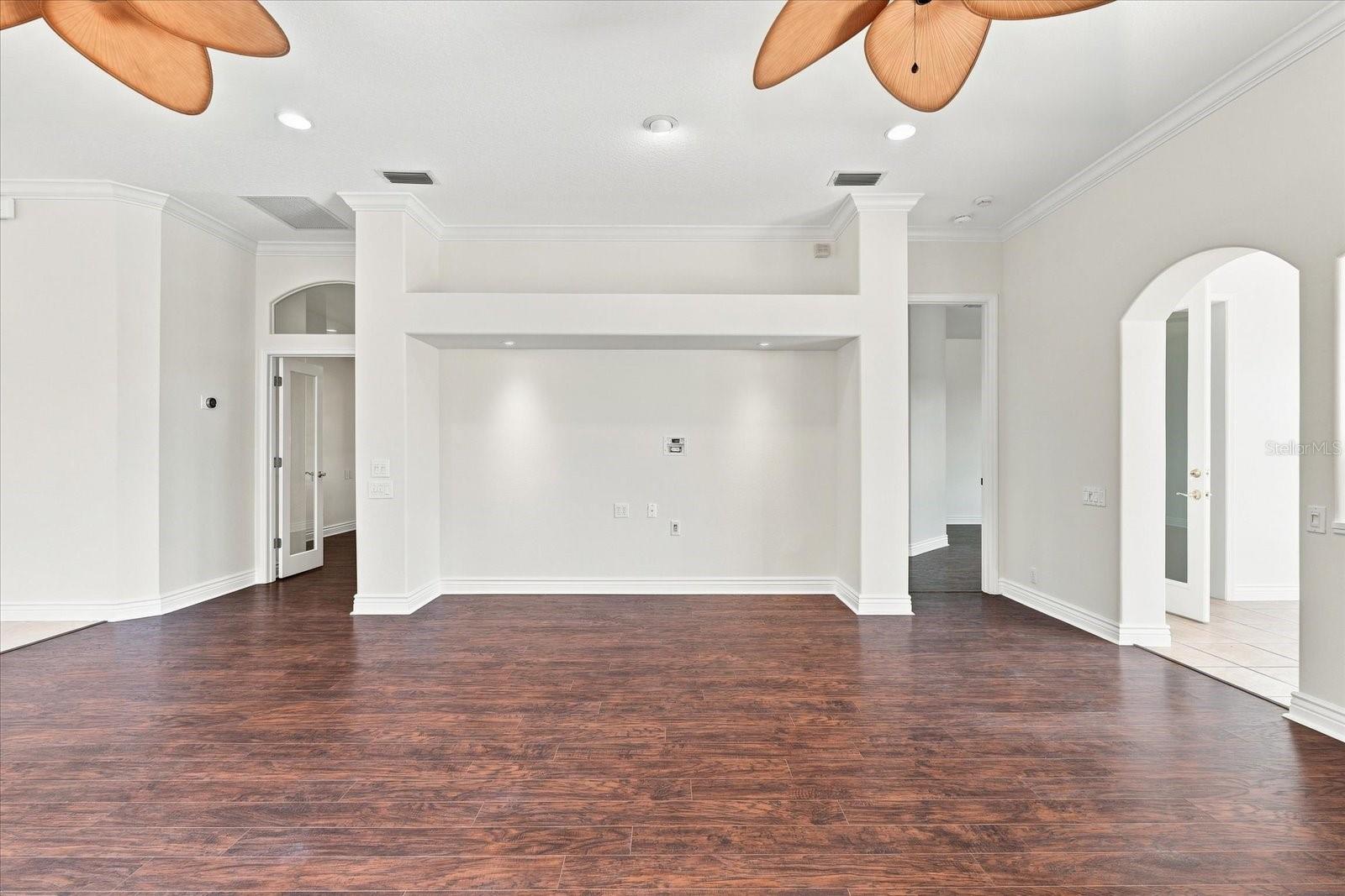 10209 SILVERADO CIR