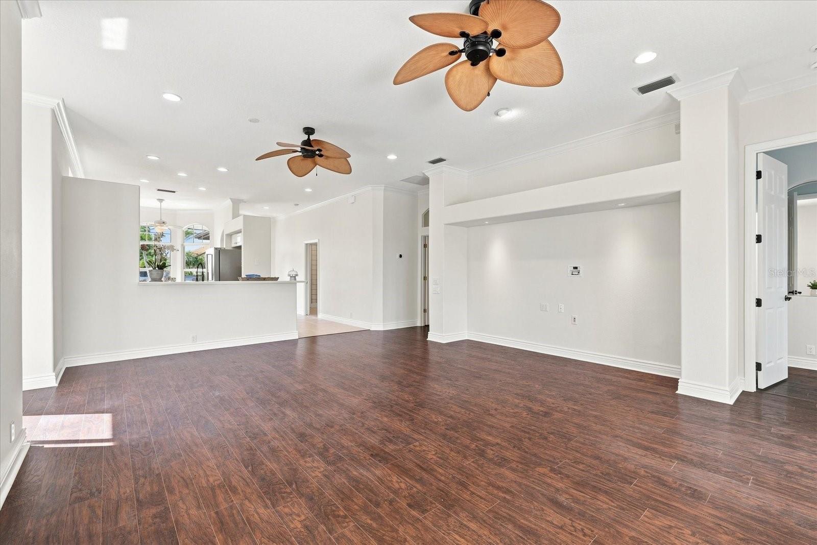 10209 SILVERADO CIR
