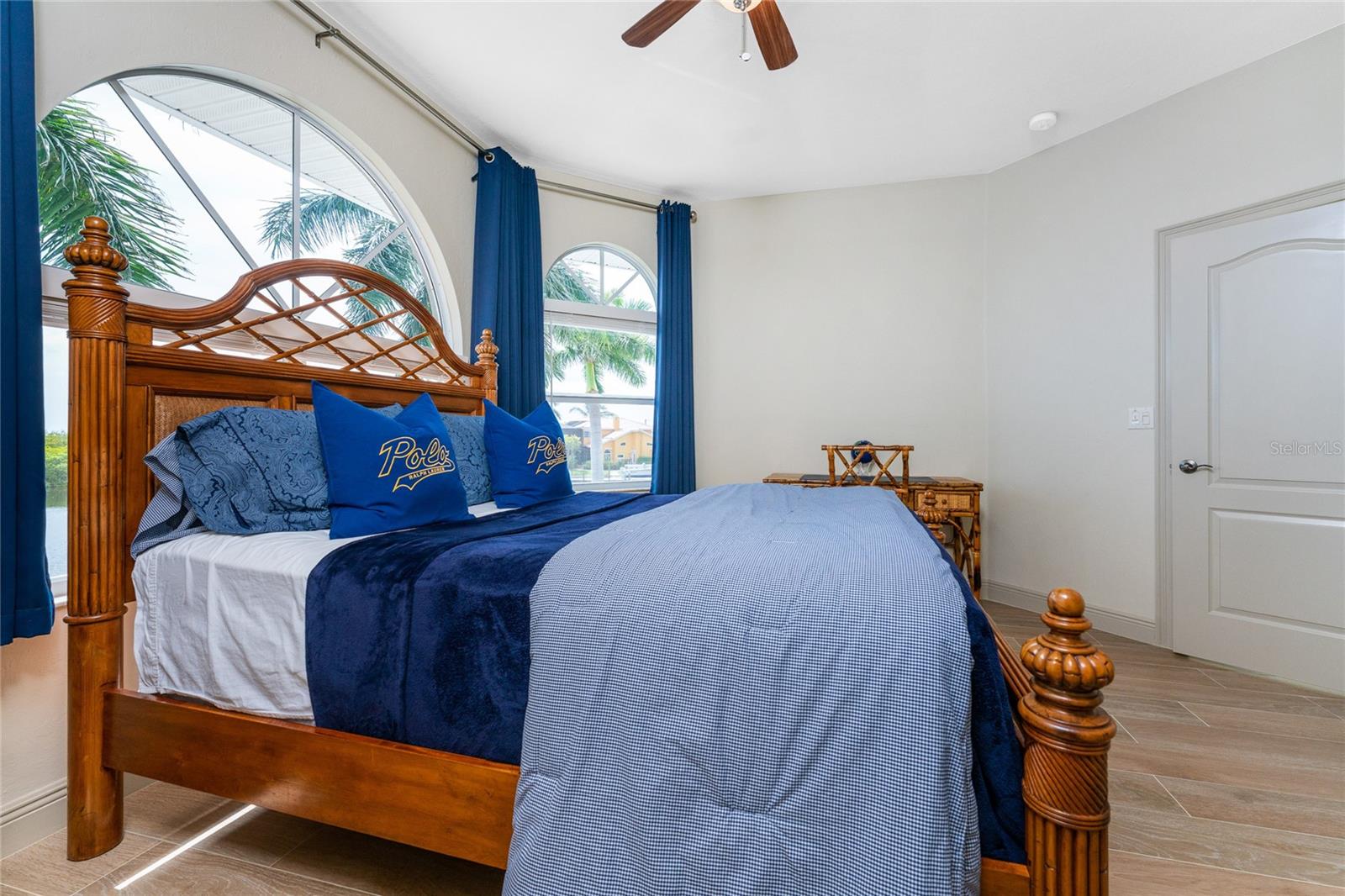 3954 CROOKED ISLAND DR