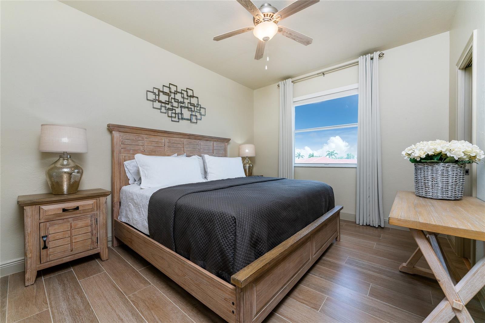 3954 CROOKED ISLAND DR