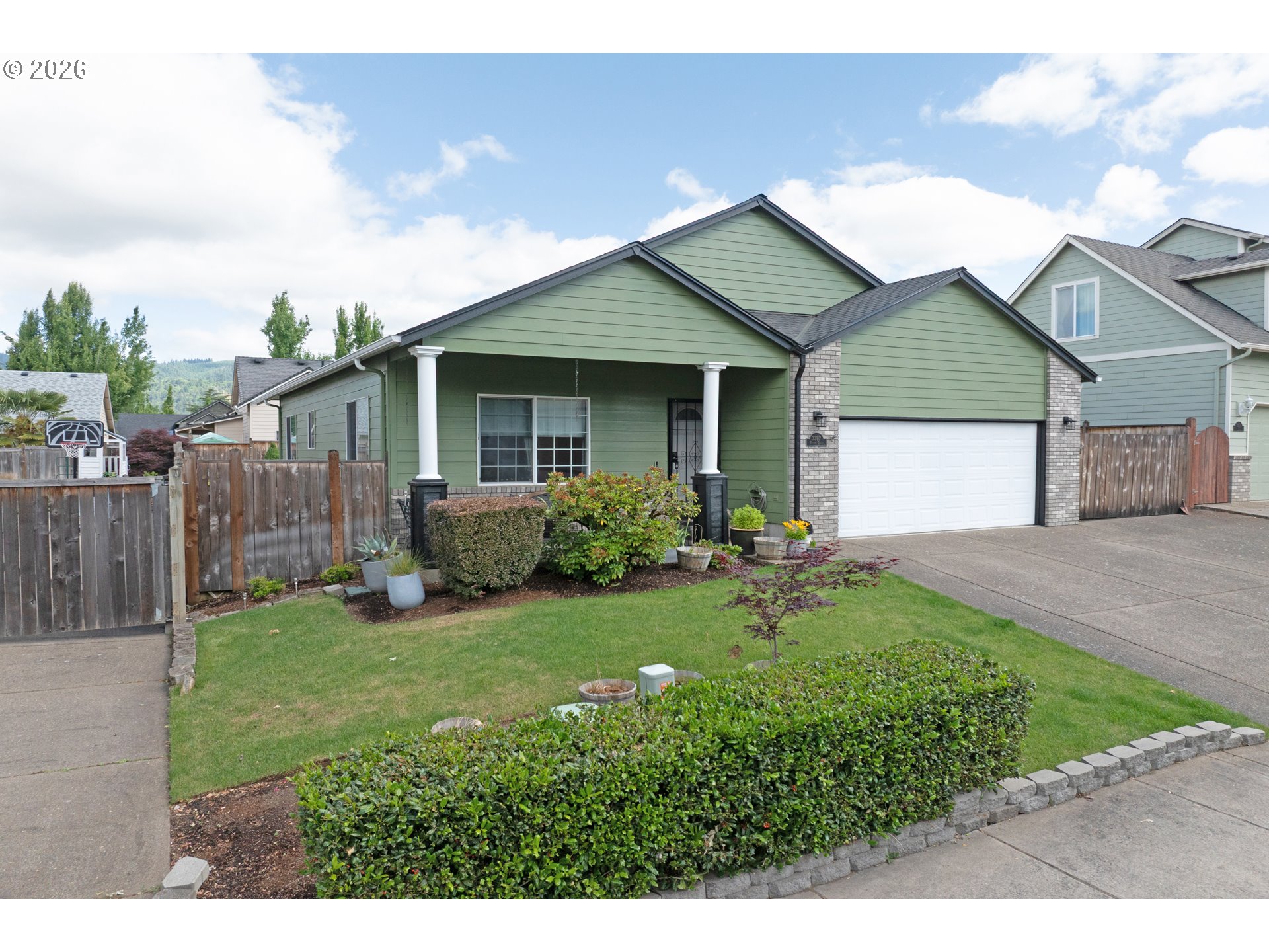 3392 FALCON DR