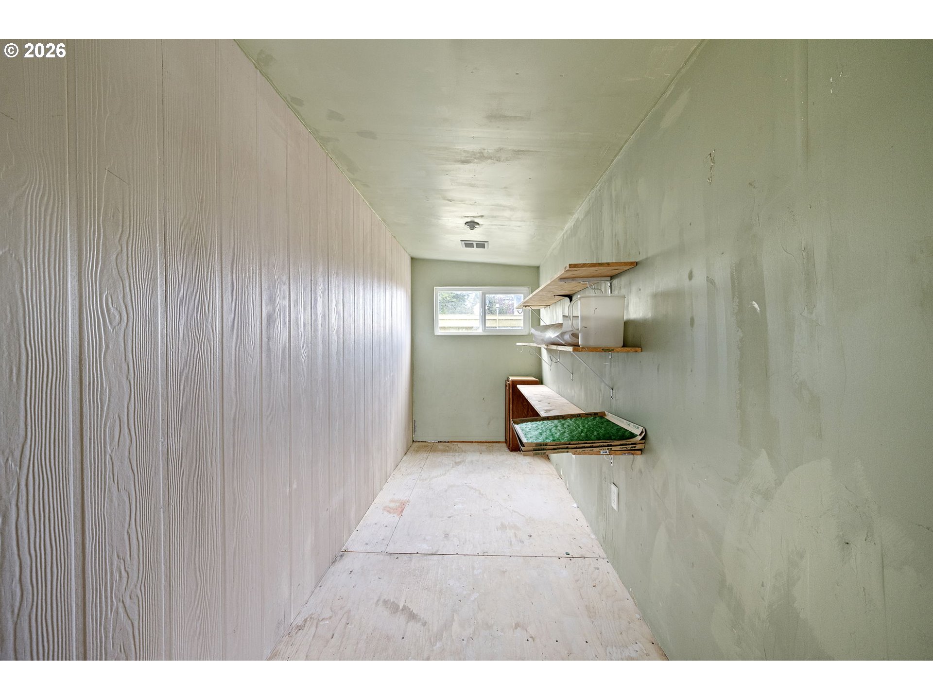 2150 LAURA ST 65