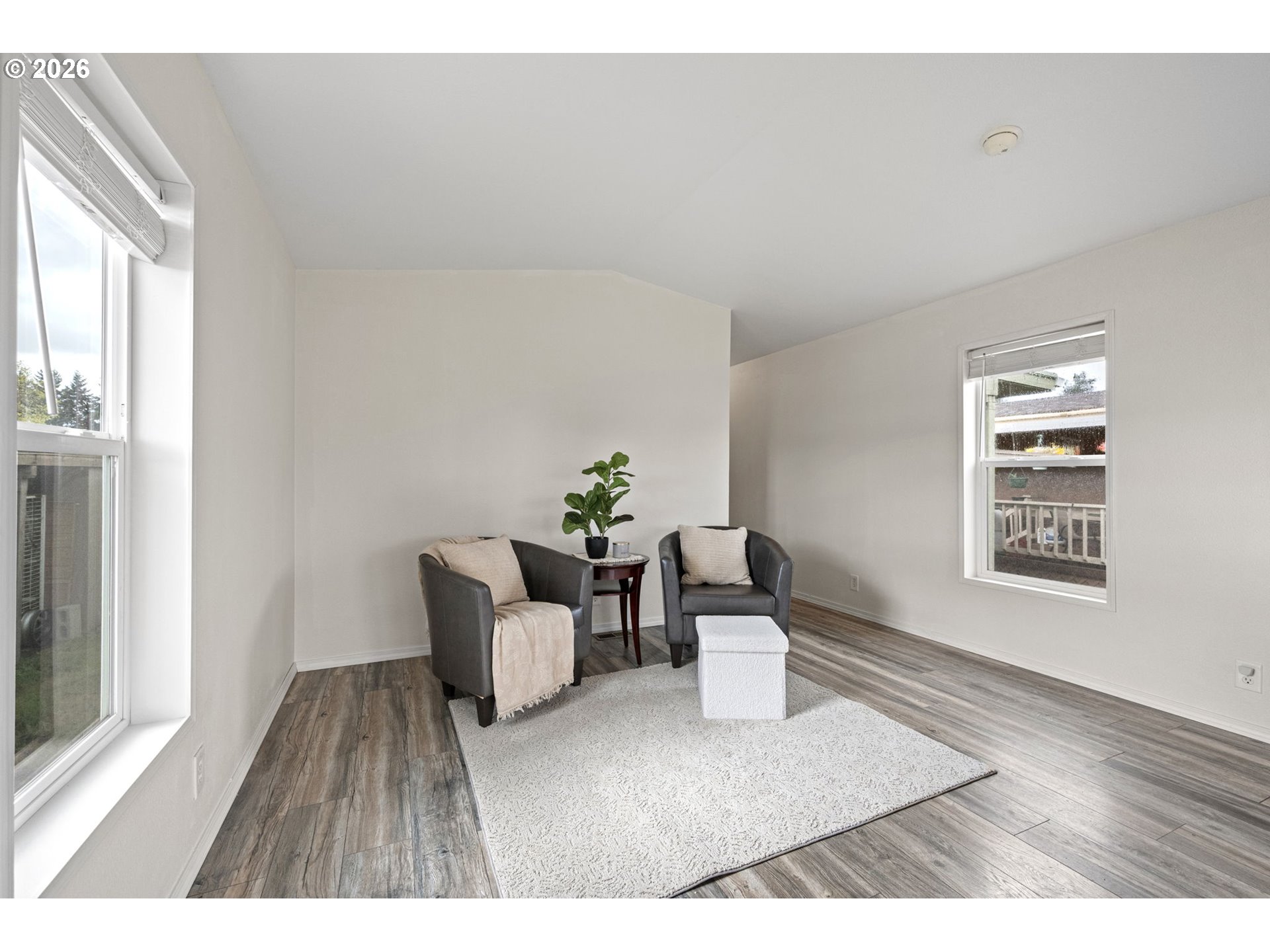 2150 LAURA ST 65