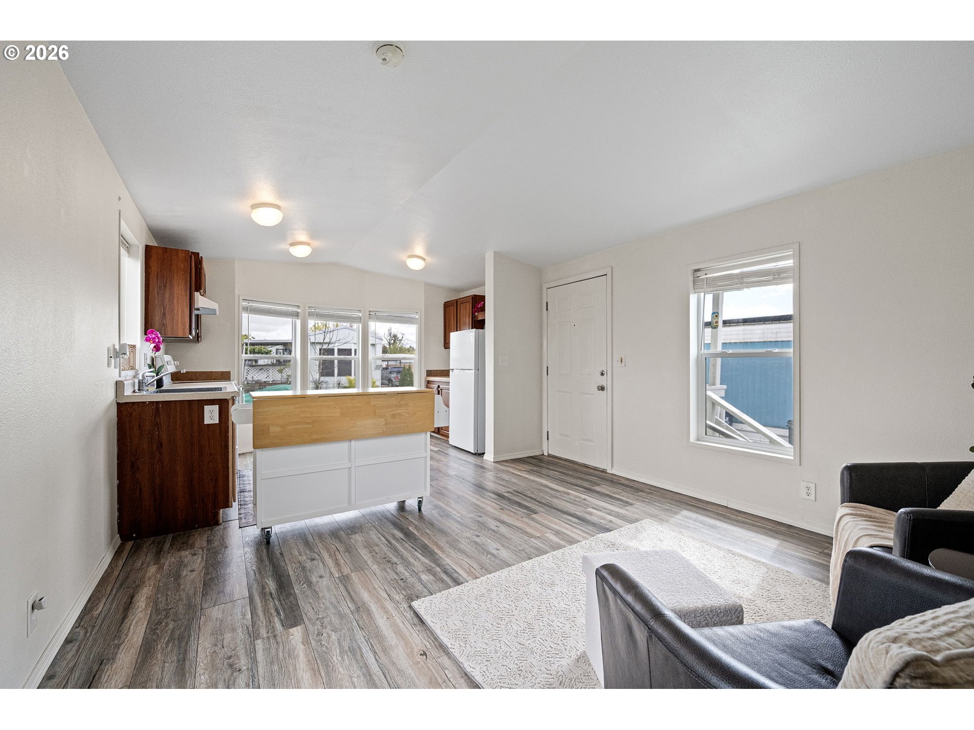 2150 LAURA ST 65