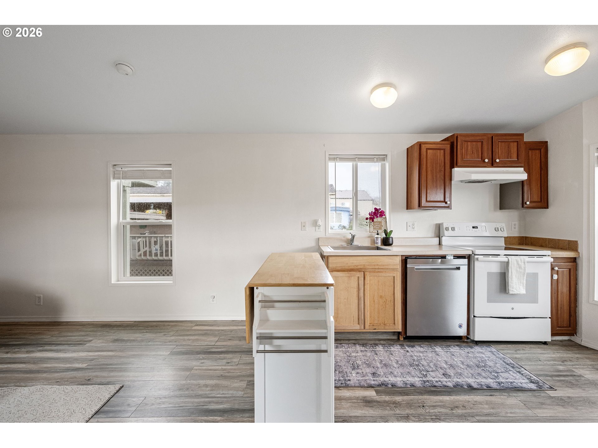 2150 LAURA ST 65