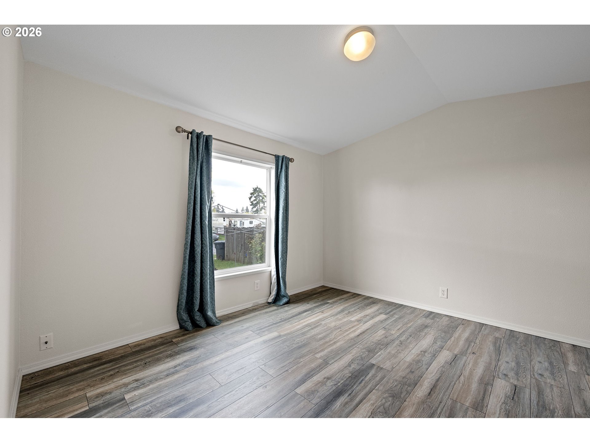 2150 LAURA ST 65