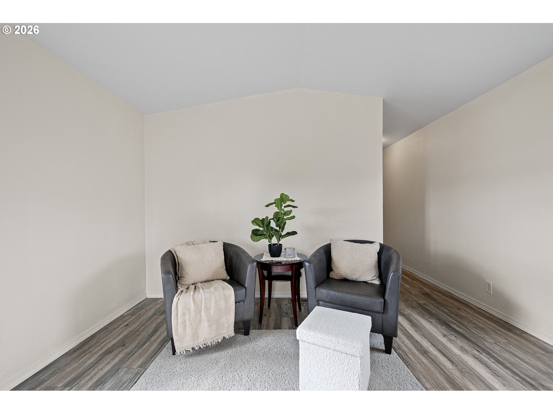 2150 LAURA ST 65