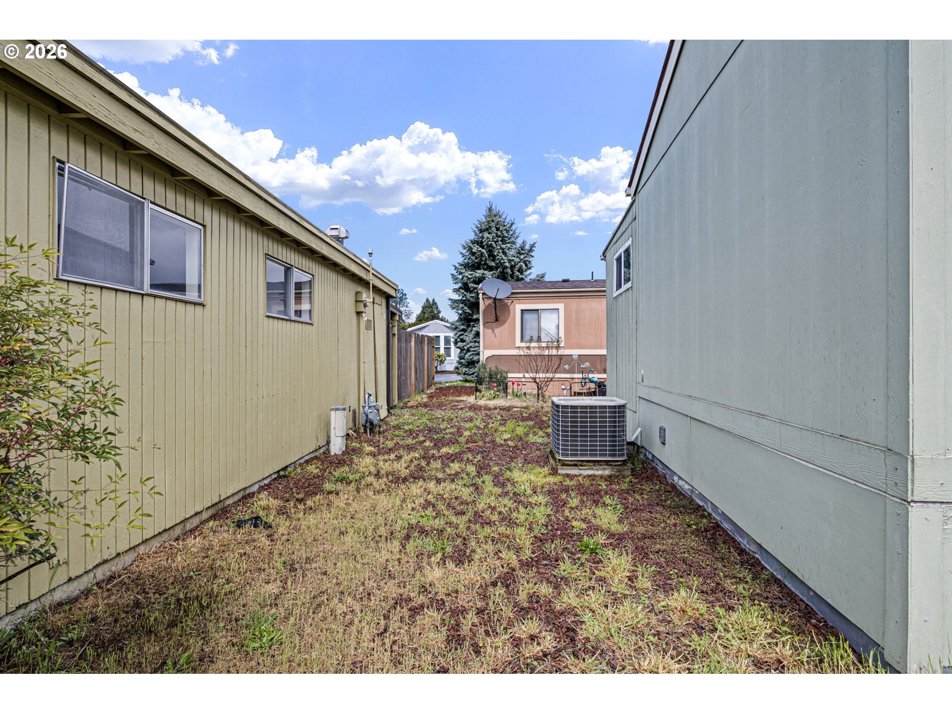 2150 LAURA ST 65