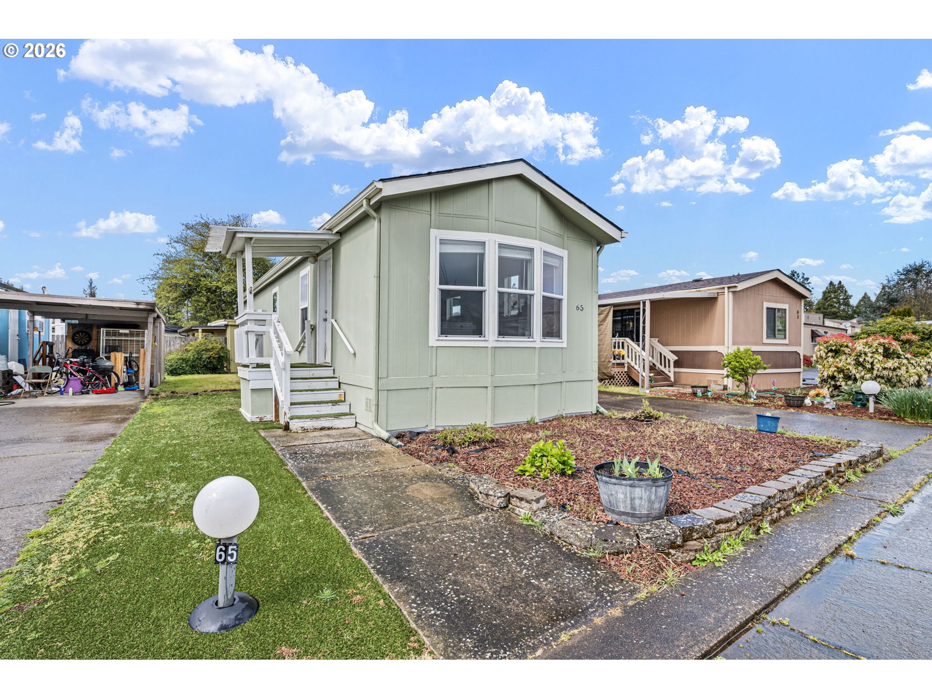 2150 LAURA ST 65