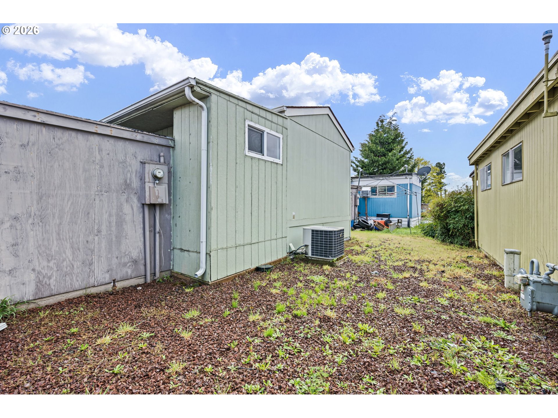 2150 LAURA ST 65