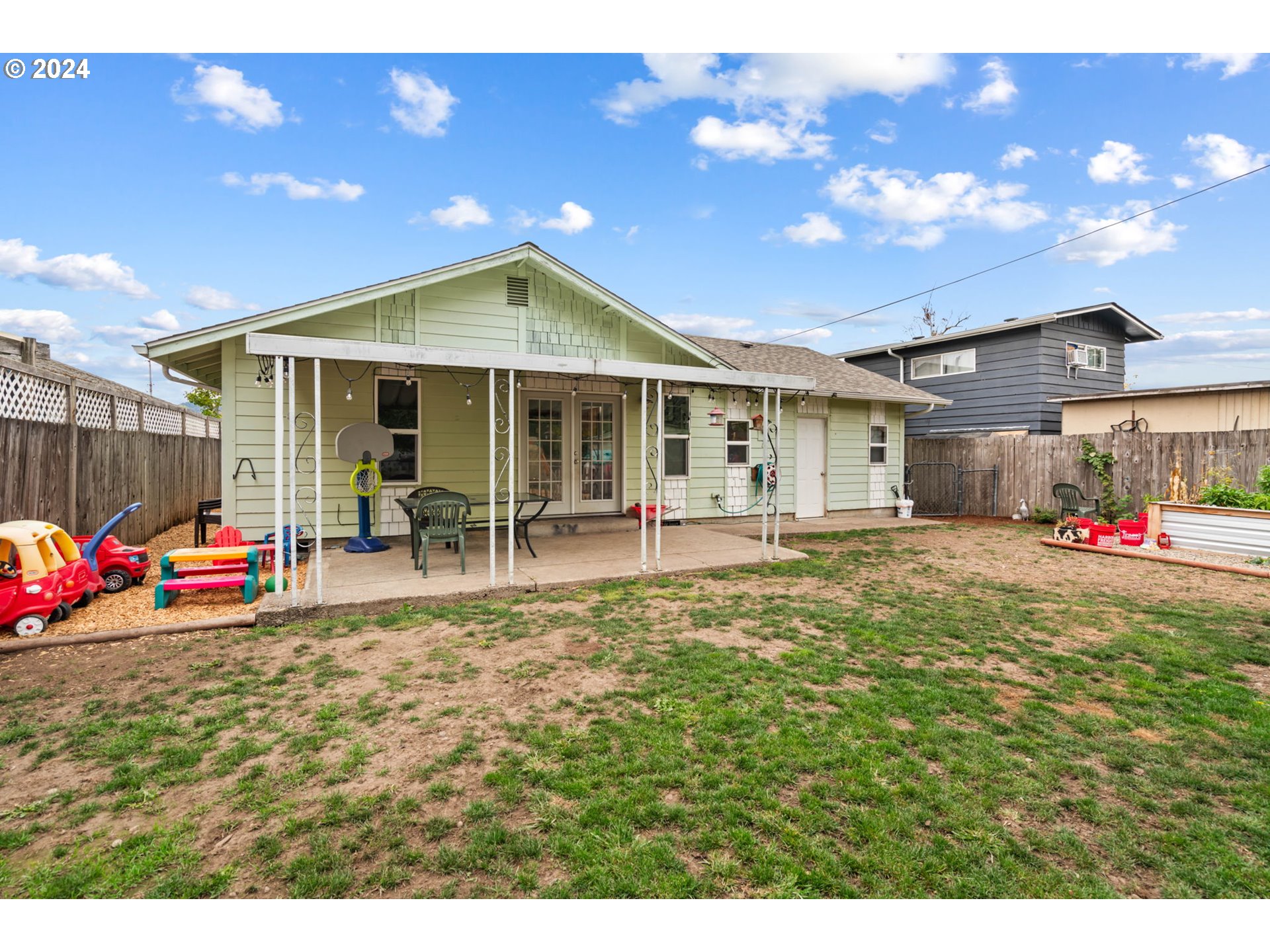 2619 CENTENNIAL BLVD