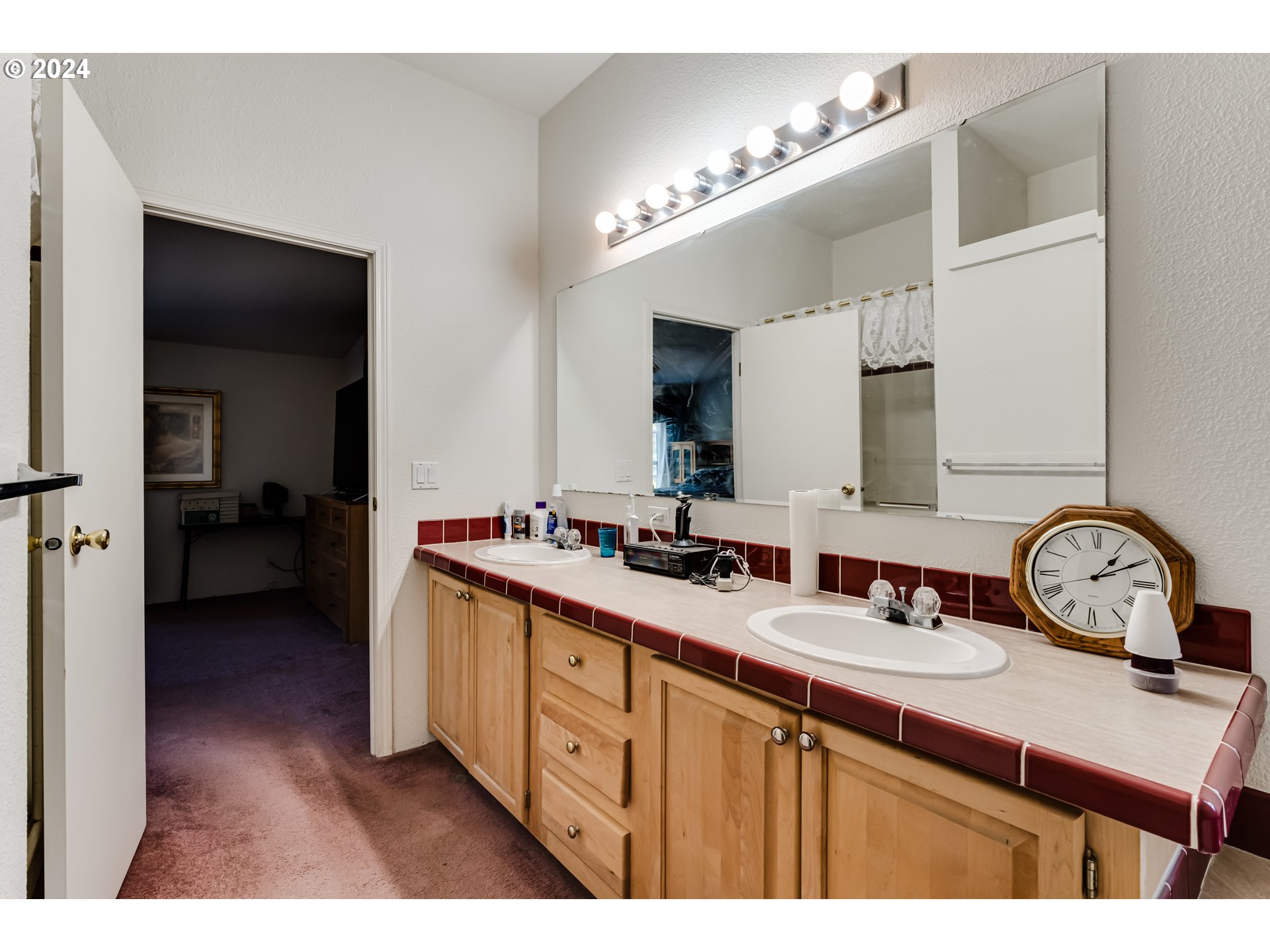 84842 S WILLAMETTE ST