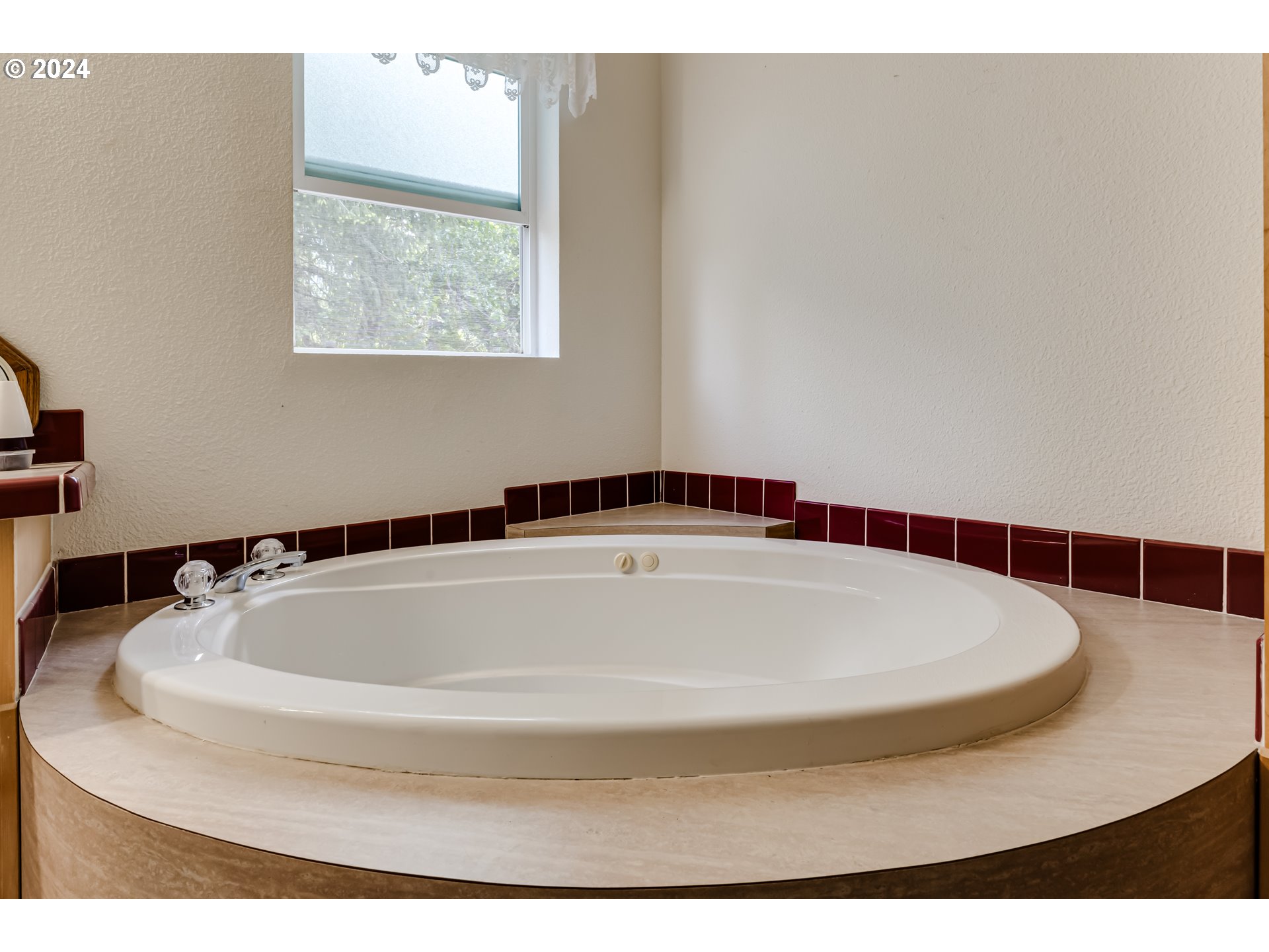 84842 S WILLAMETTE ST