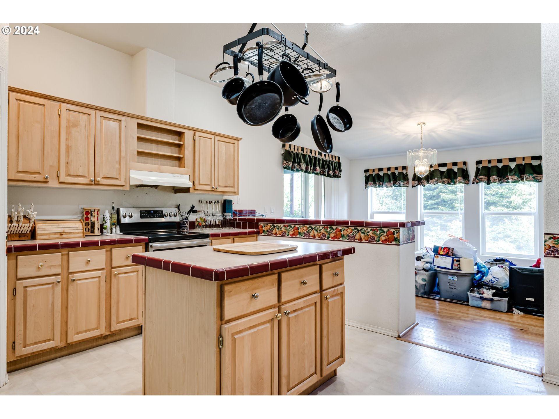 84842 S WILLAMETTE ST