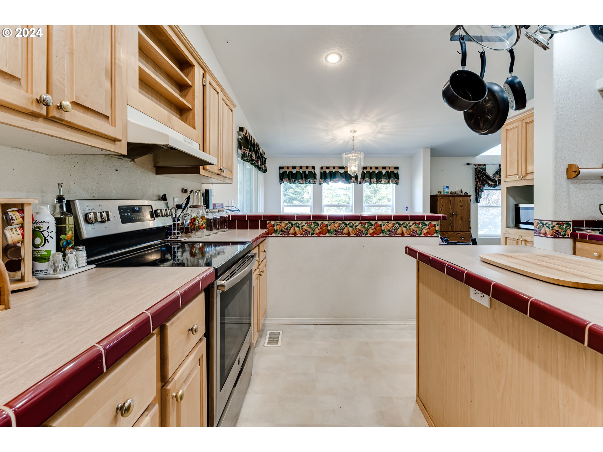 84842 S WILLAMETTE ST