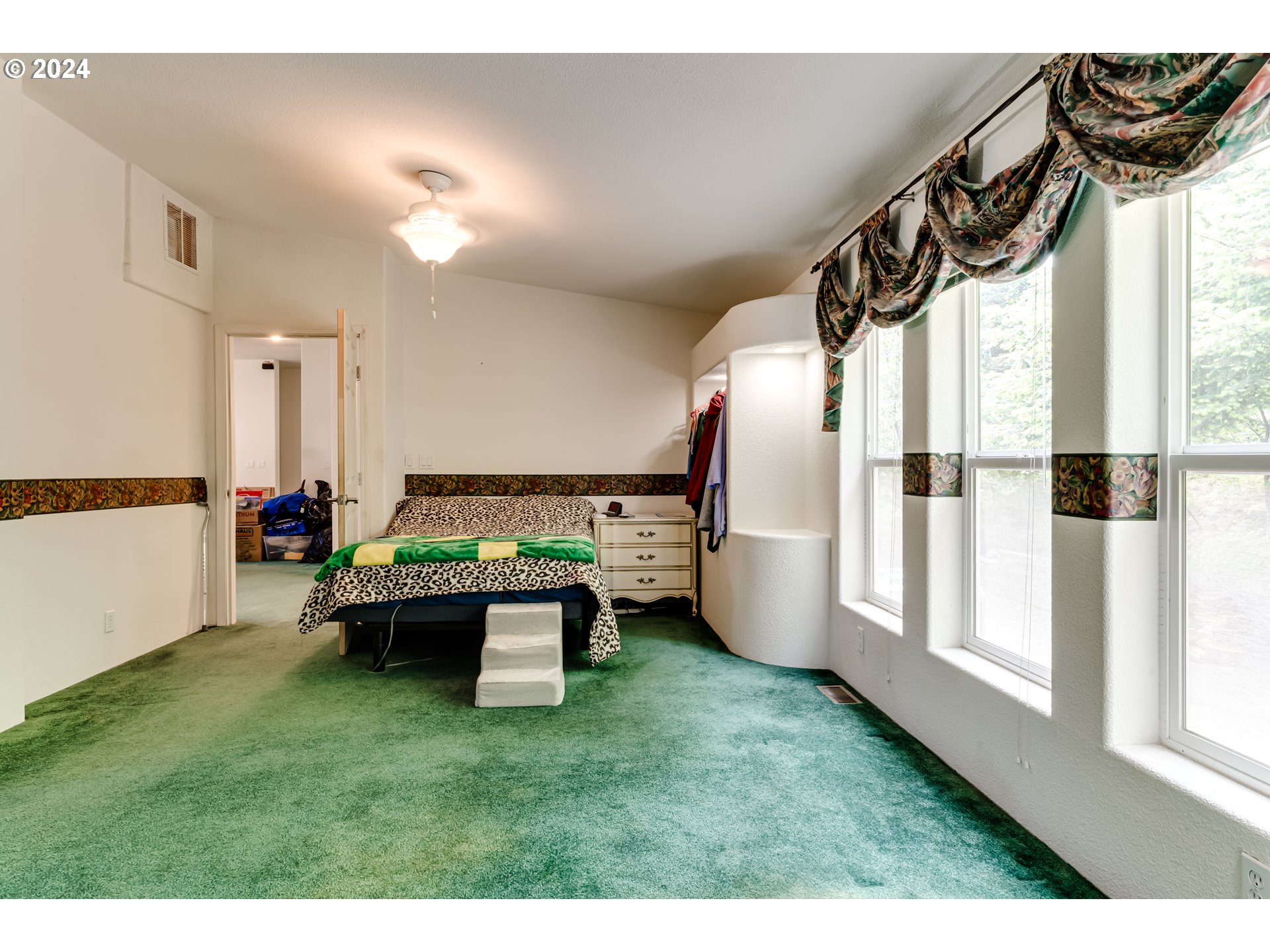 84842 S WILLAMETTE ST