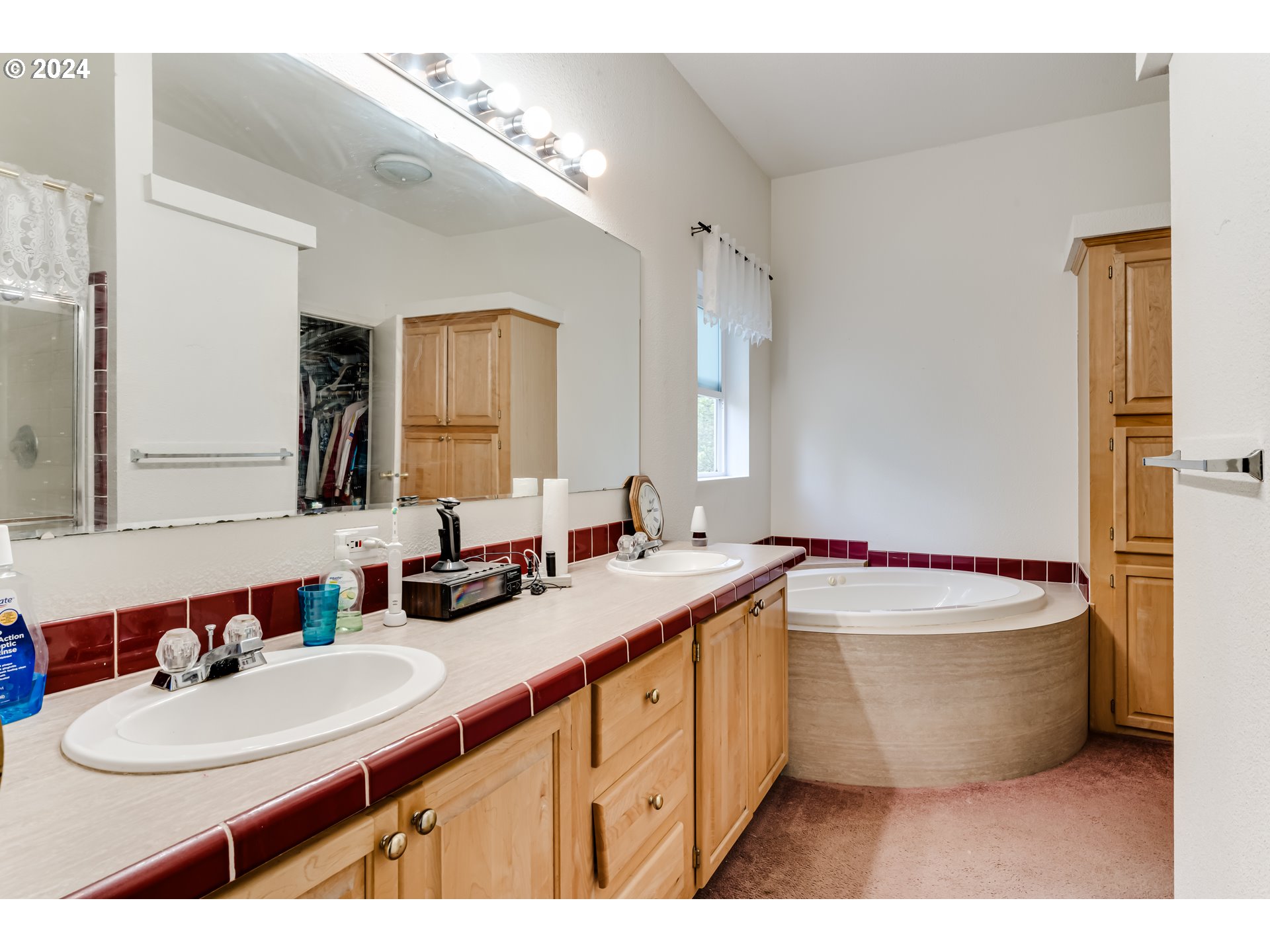 84842 S WILLAMETTE ST