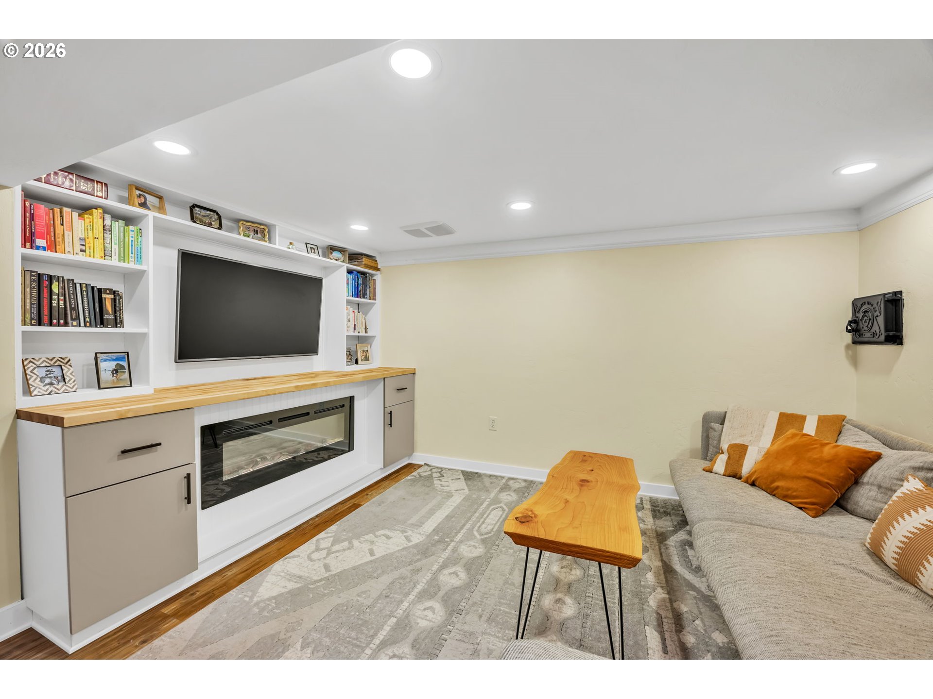 39 ASH ST