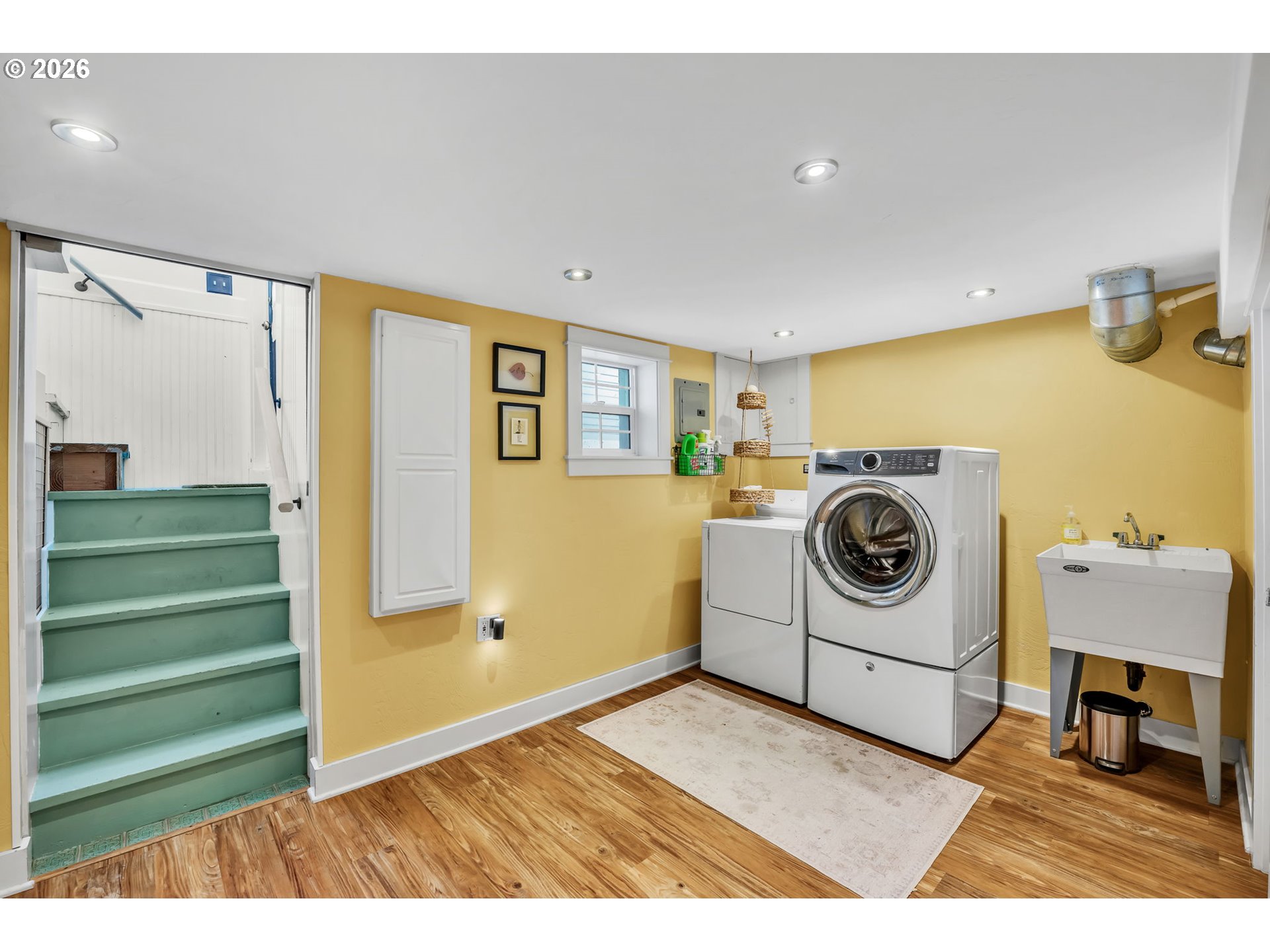 39 ASH ST