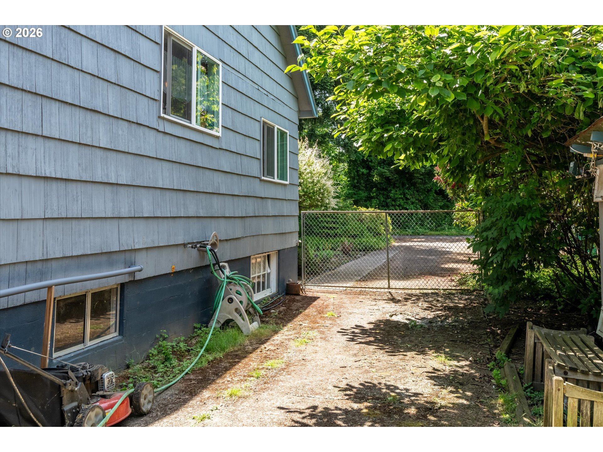 41987 HOLDEN CREEK LN