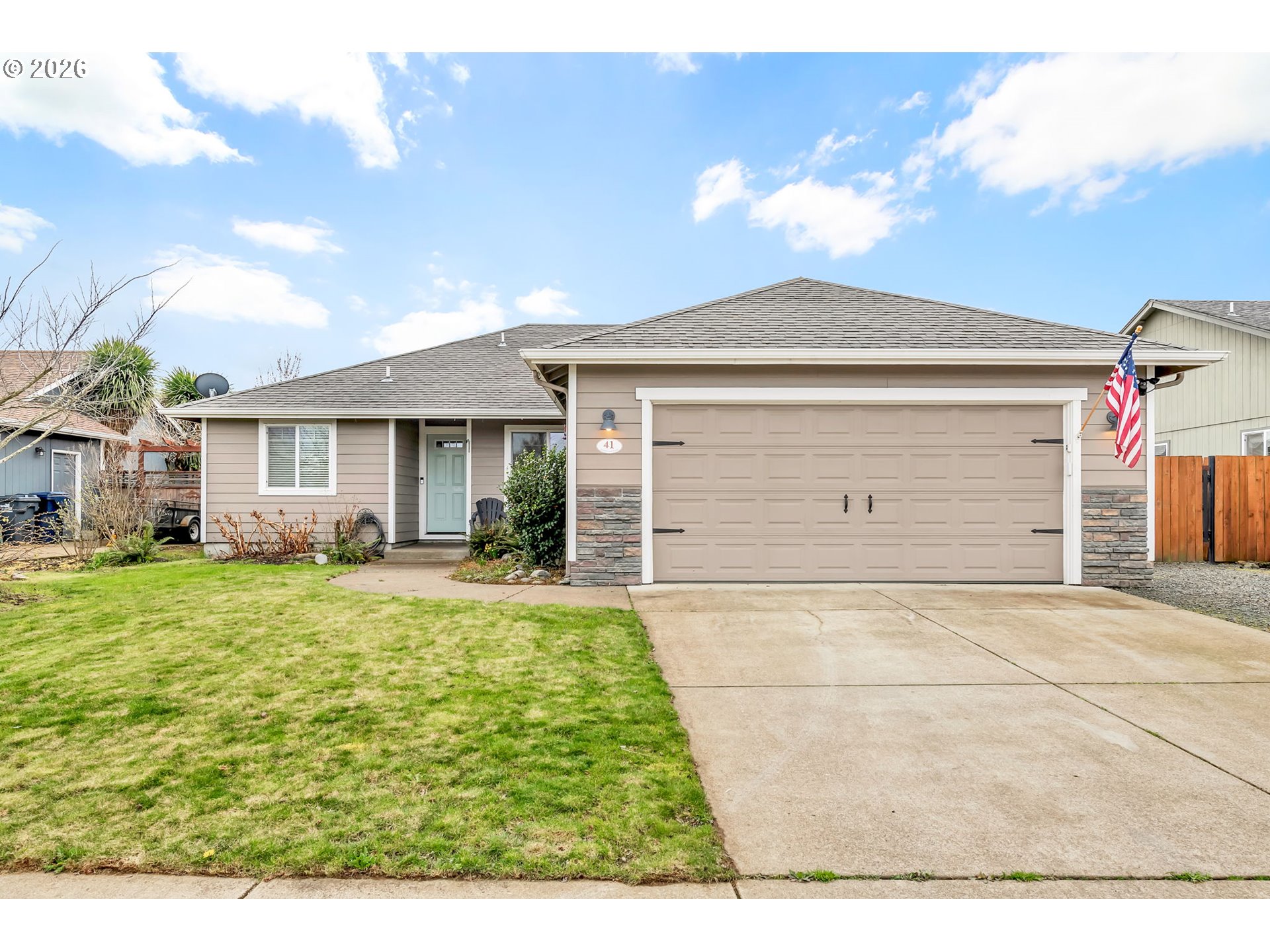 41 SANDALWOOD LOOP